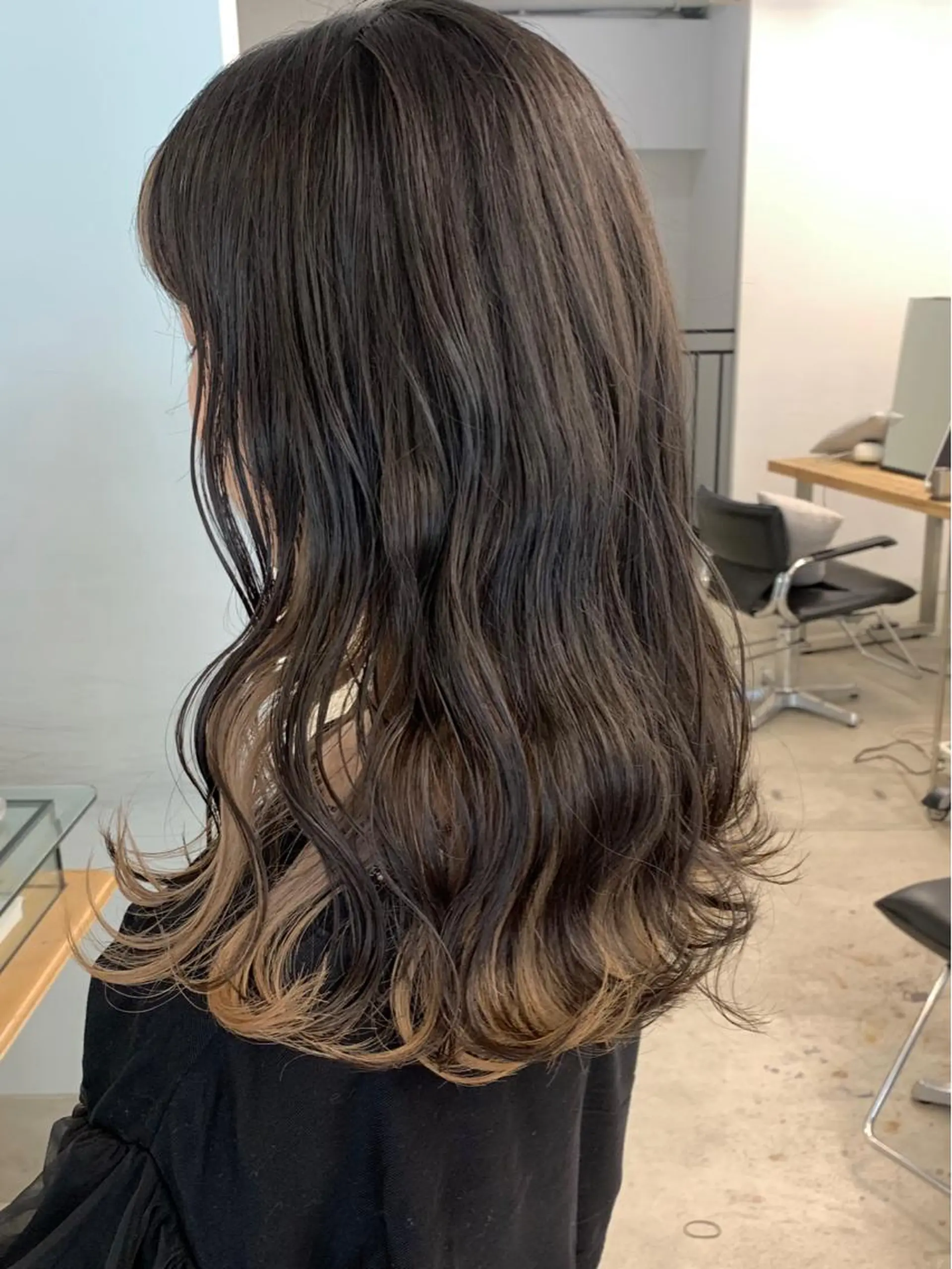 ミディアム カラー leben serikaのヘアスタイル