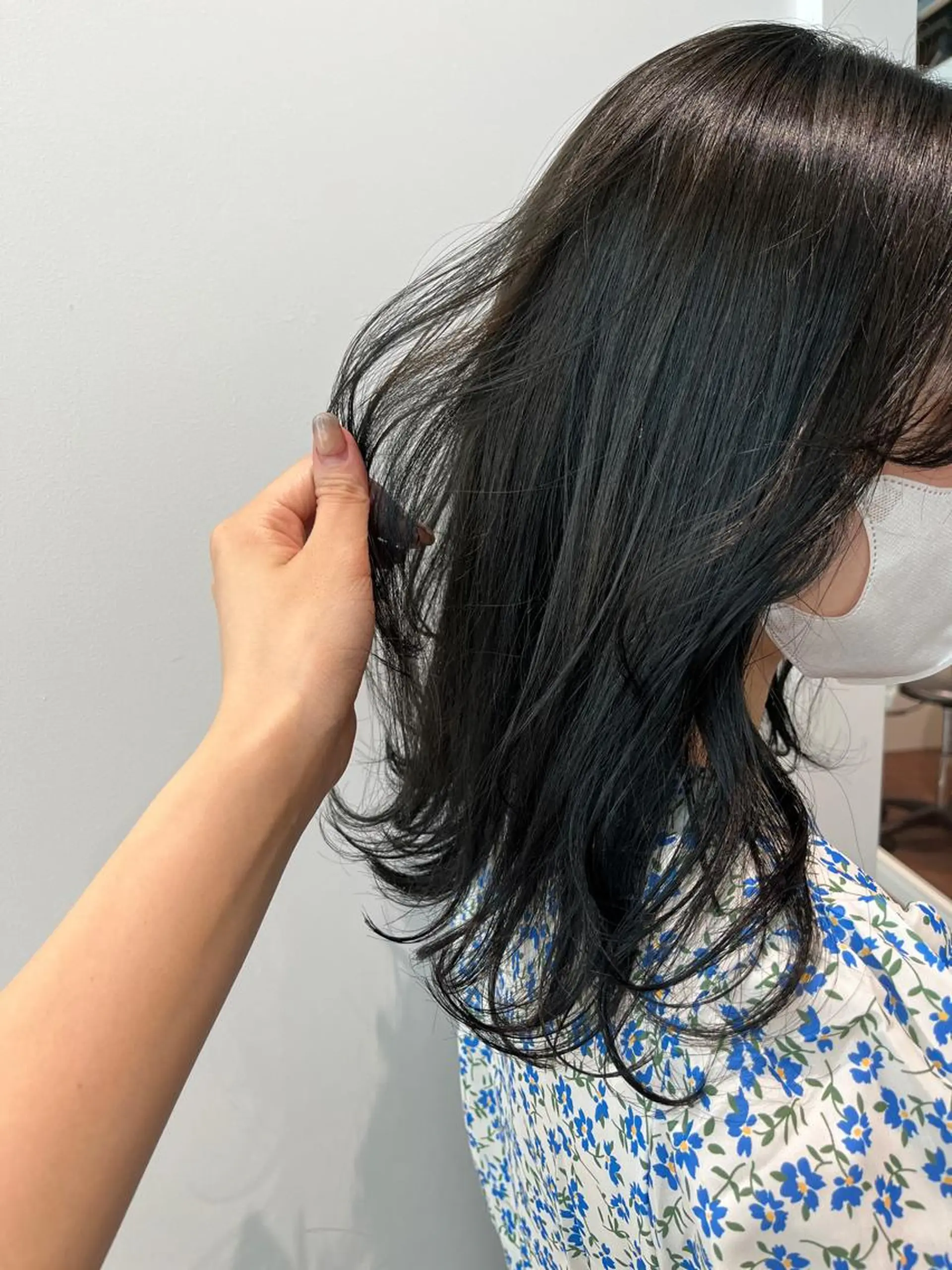 セミロング カラー カット ヘアカラー トリートメント 片岡 由依のヘアスタイル