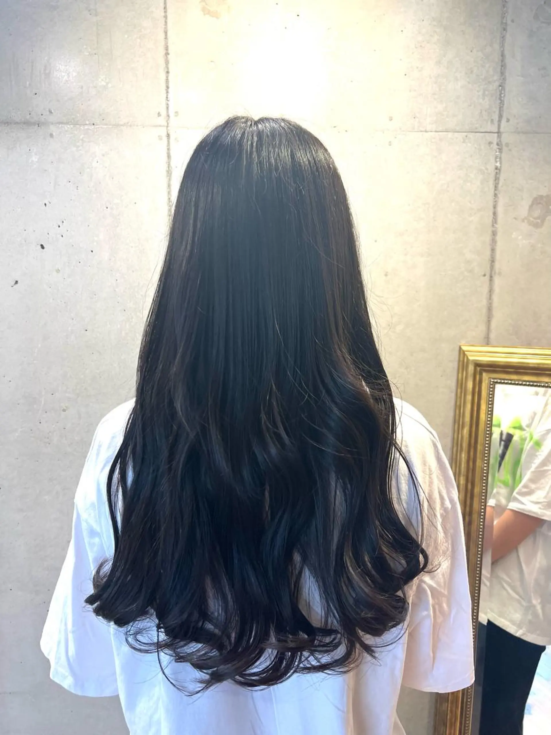 ロング ヘアカラー 両国駅徒歩1分⭐️ アイロン仕上げのヘアスタイル