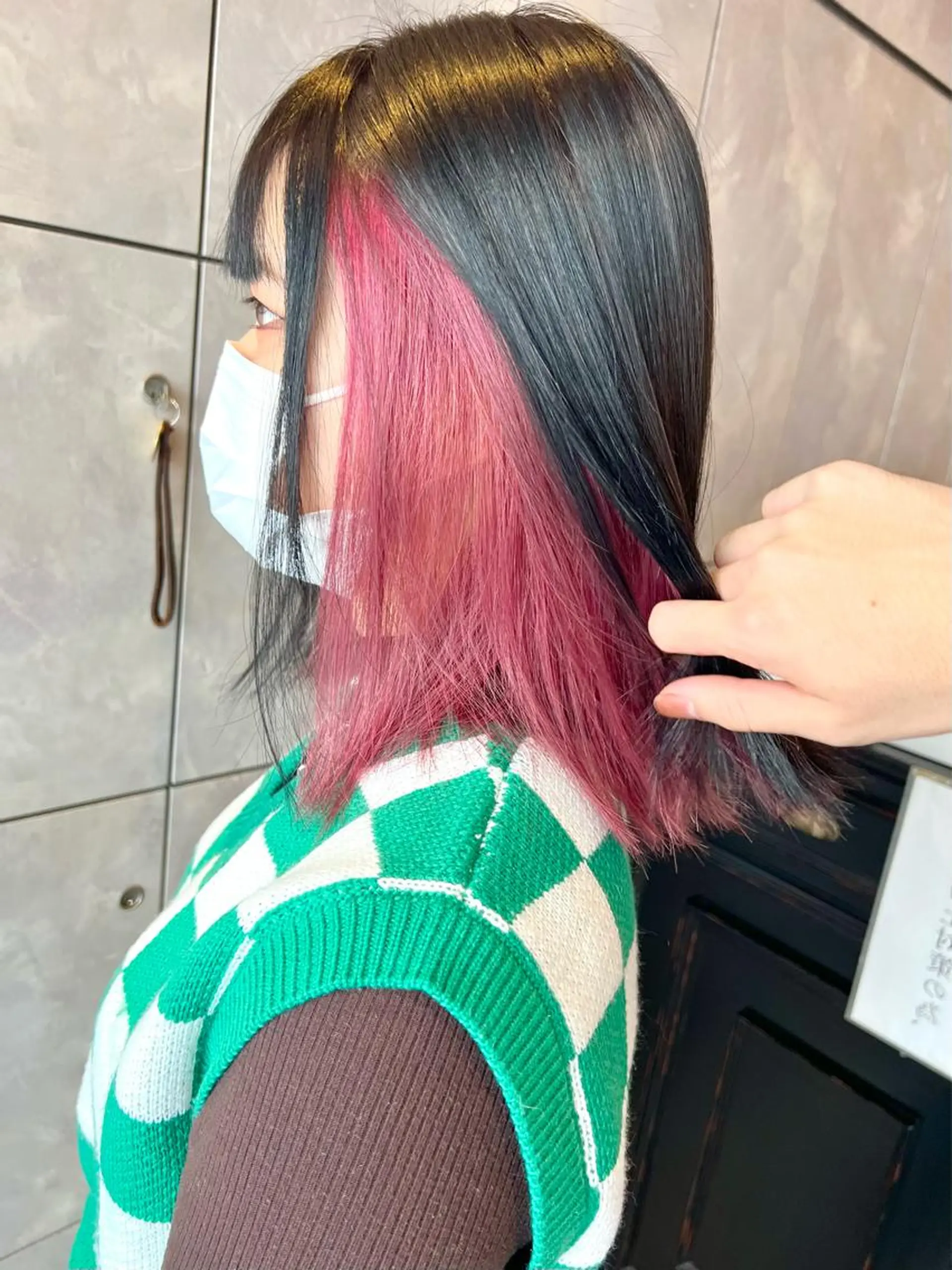 ミディアム カラー ヘアアレンジ ネイル ヘアカラー トリートメント ヘッドスパ ヘアセット 🌈インナーカラー ‘ショウマ’🌈のヘアスタイル