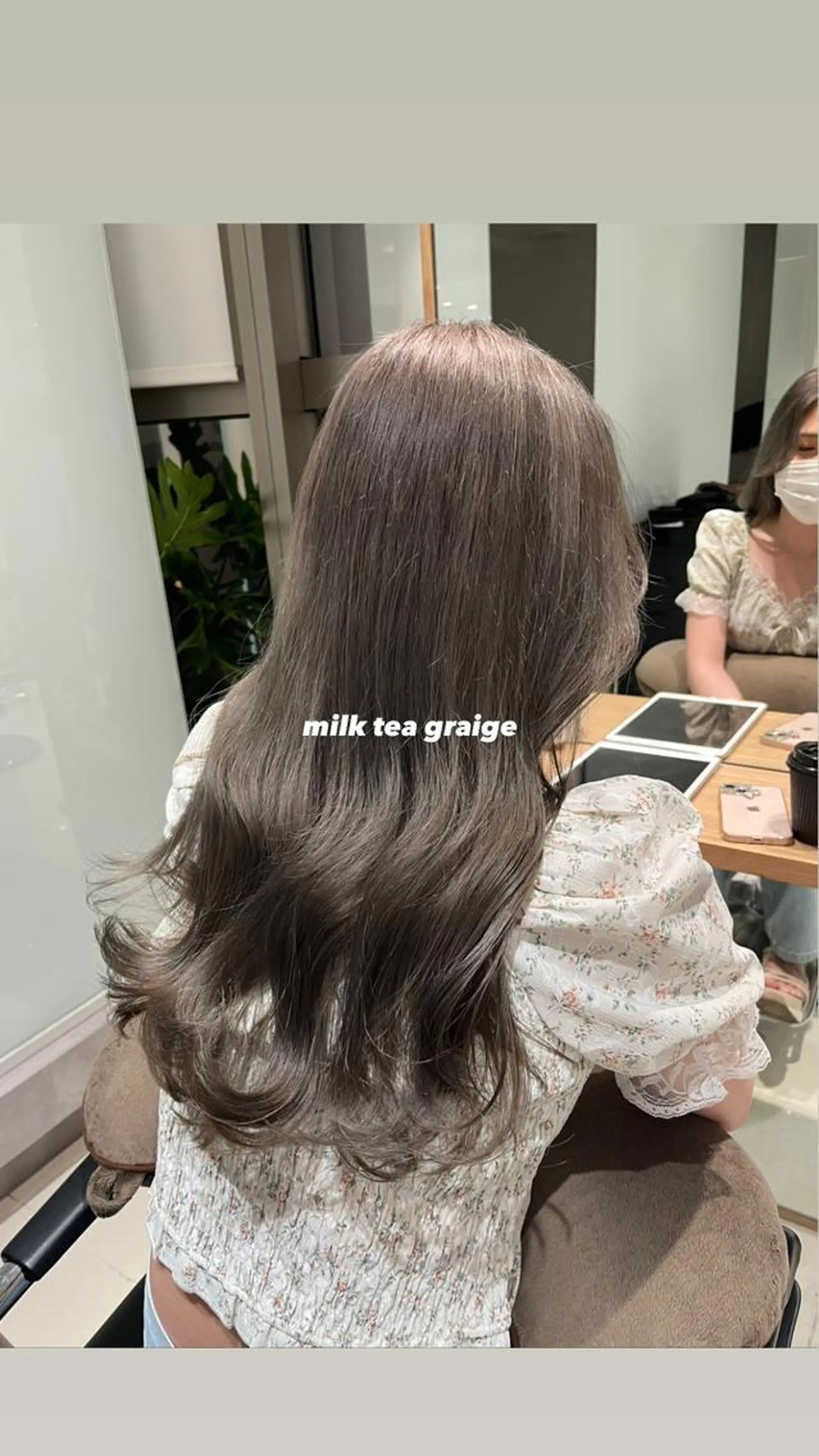 ロング カラー ヘアアレンジ ブリーチ 透明感カラー グレージュ ミルクティーグレージュ MAYU/上質ハイト ーン/レイヤーのヘアスタイル