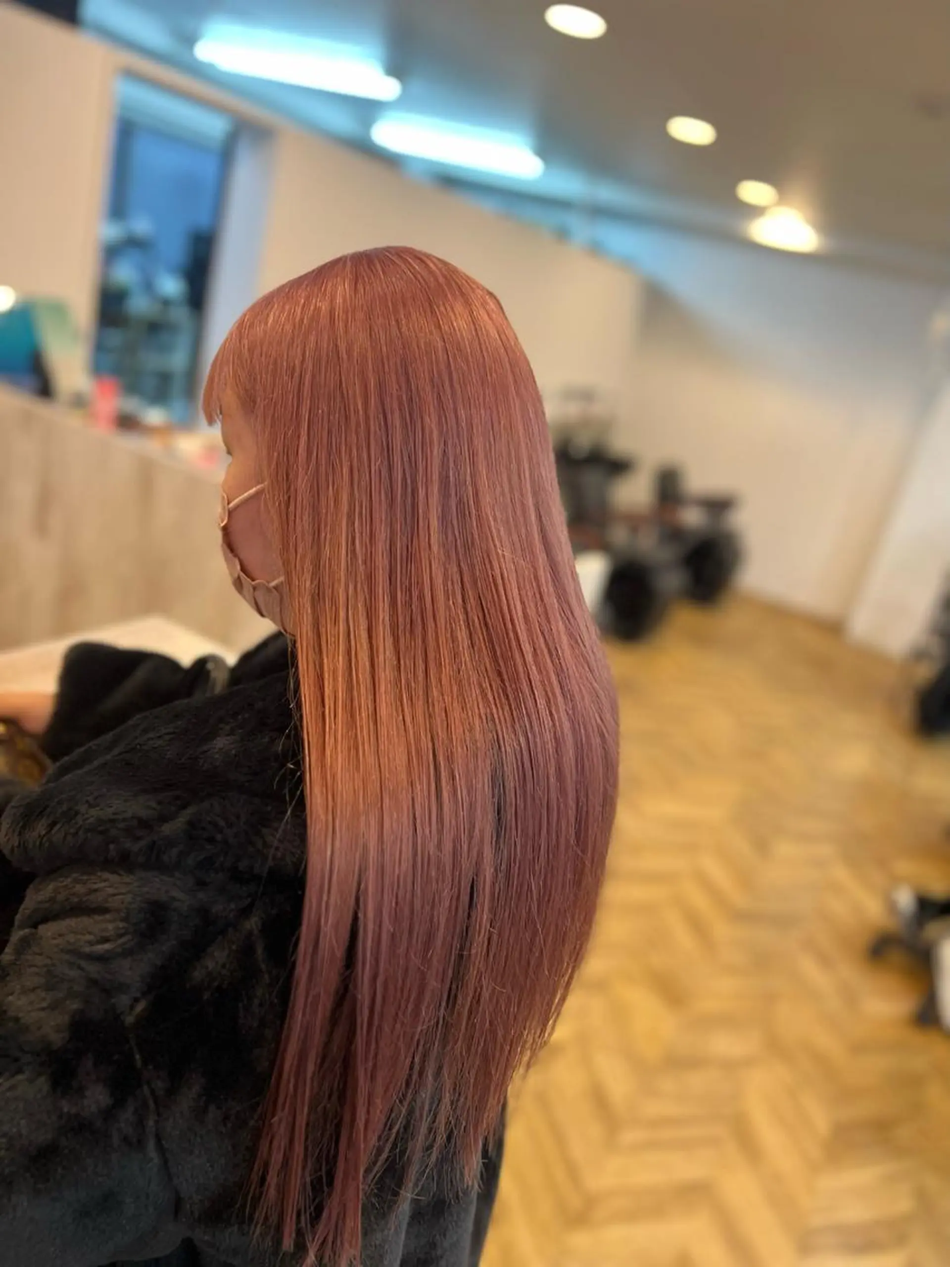 セミロング カラー ピンクカラー ヘアカラー トリートメント ブリーチ特化 梅田本多翔のヘアスタイル