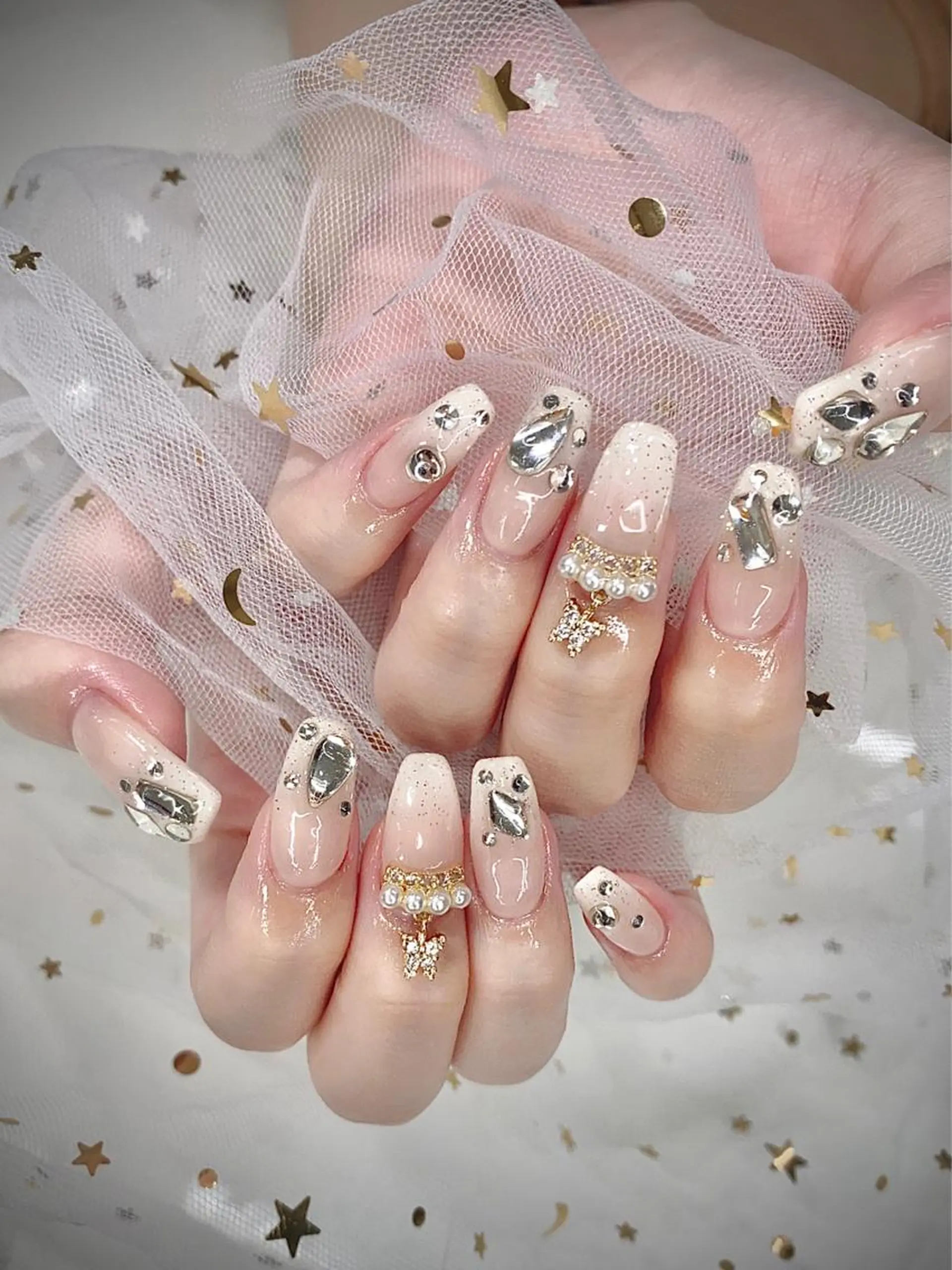 ネイル I-nailロング /ワンホン/キラキラのネイルデザイン