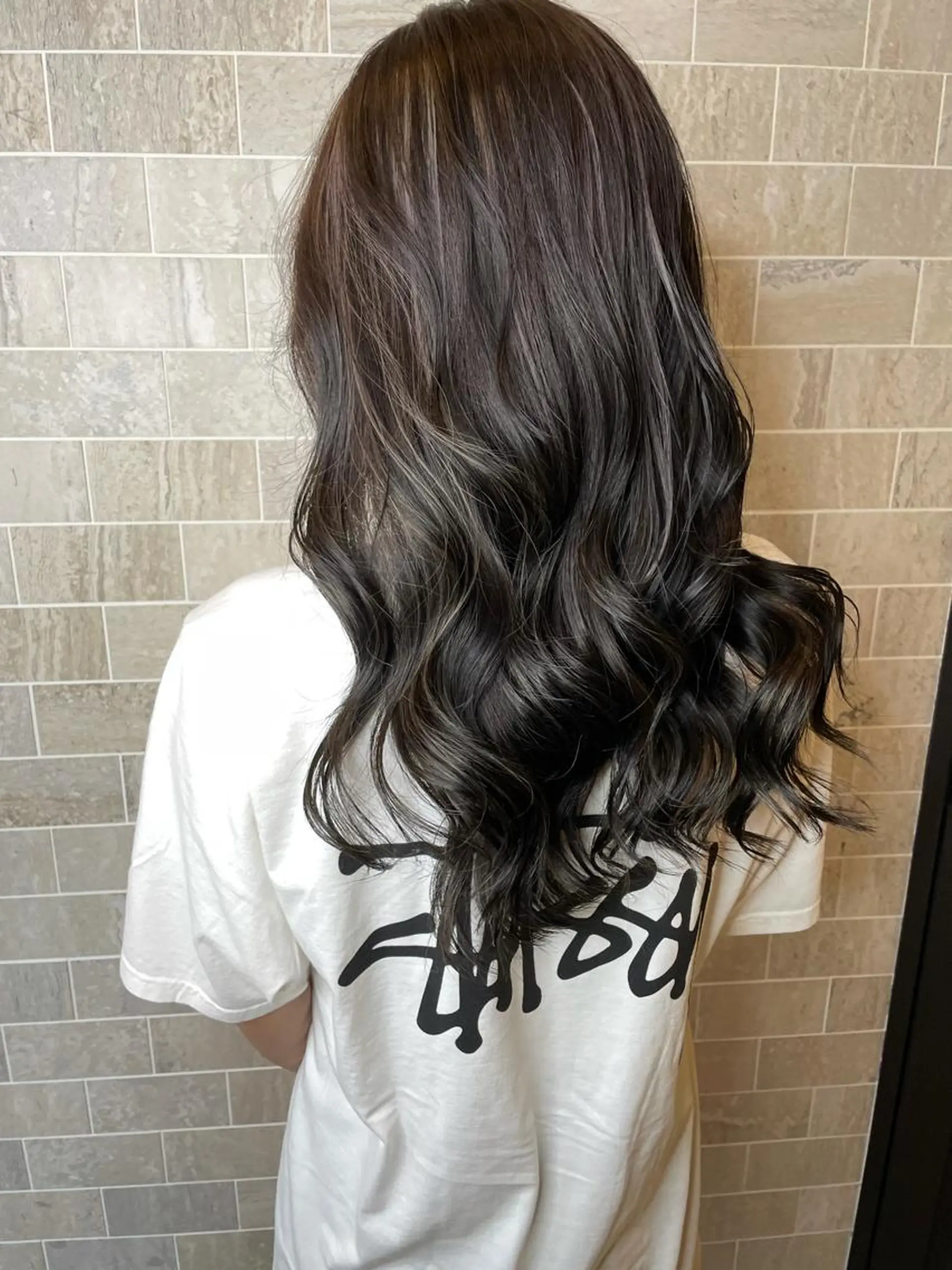 ロング ヘアカラー ブリーチ毛矯正.髪質 改善.髪にドラマをのヘアスタイル