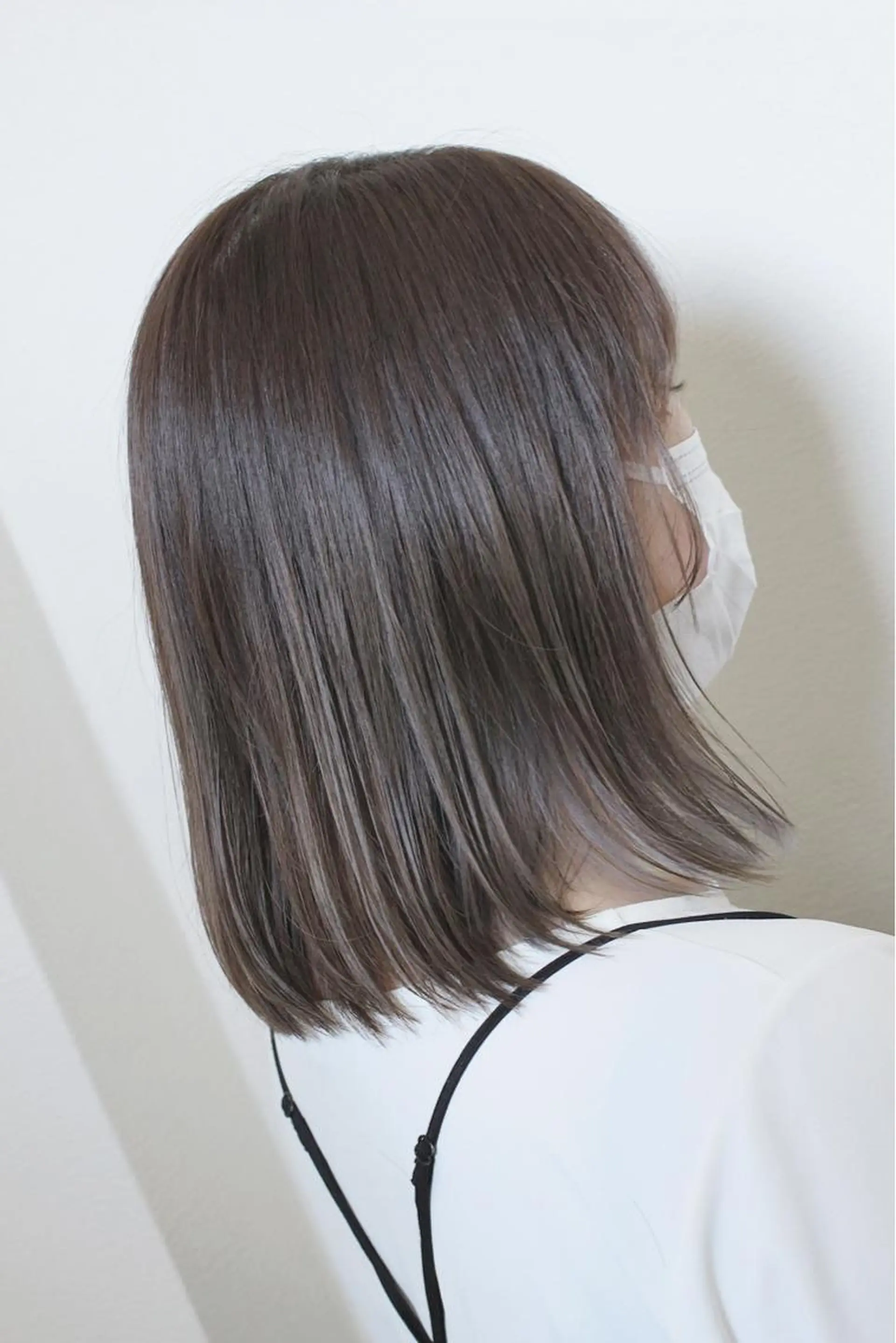 ミディアム カラー ベージュカラー グレージュ インナーカラー シルバー ヘアカラー 土居 正季のヘアスタイル