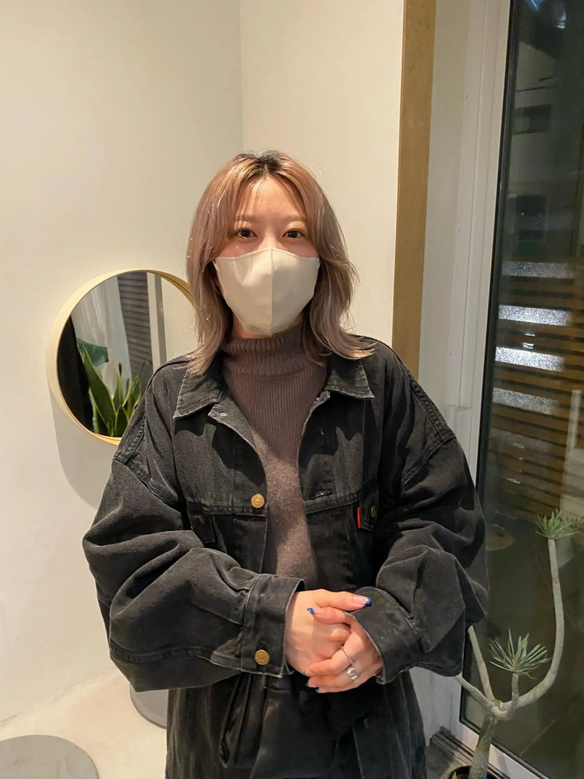 ミディアム カラー 美髪ストレート 川本雄己のヘアスタイル