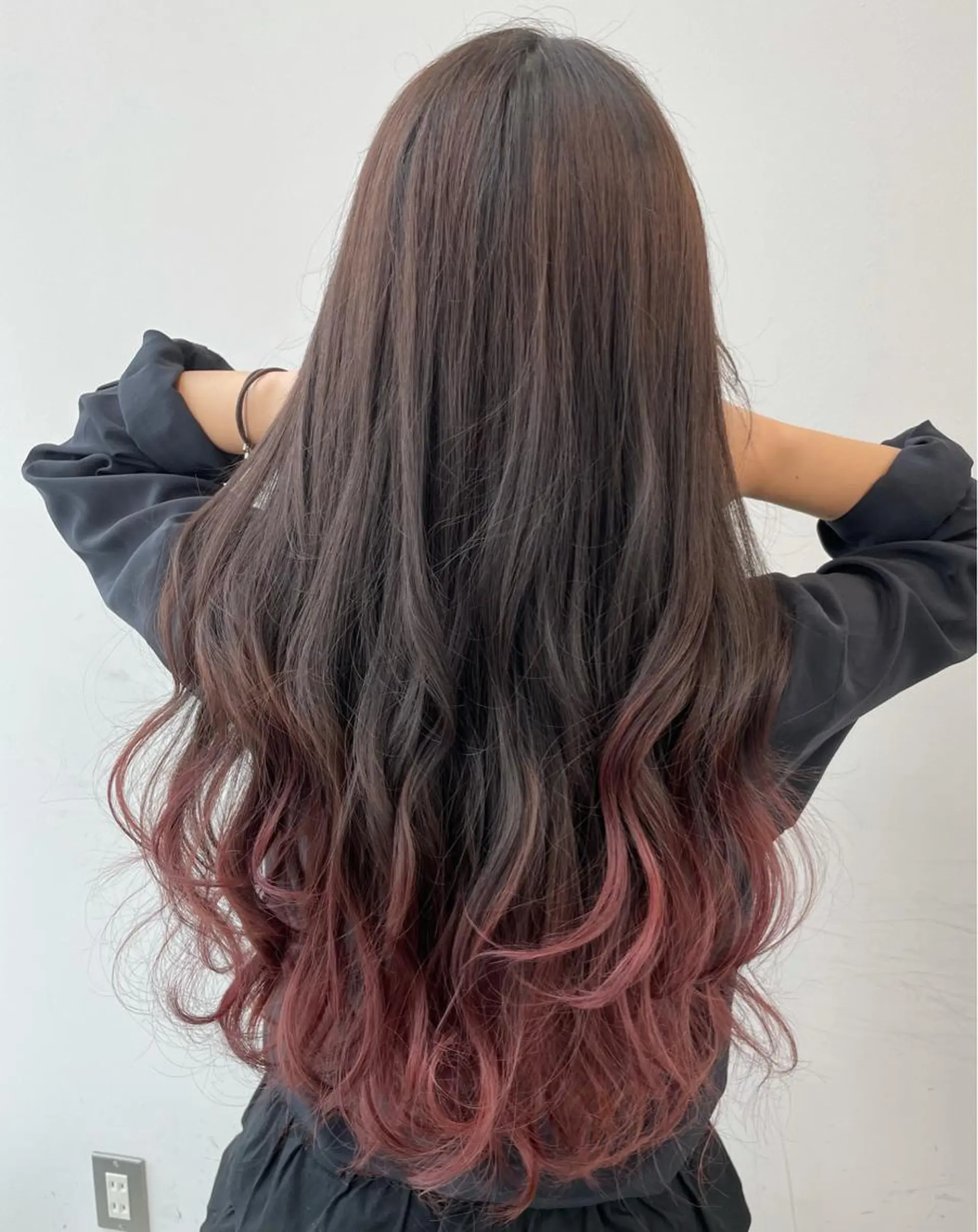 セミロング カラー ヘアアレンジ ブリーチ カシス グラデーションカラー ピンクカラー ヘアカラー トリートメント 🦄インナーカラー 🦄貫井彩花のヘアスタイル