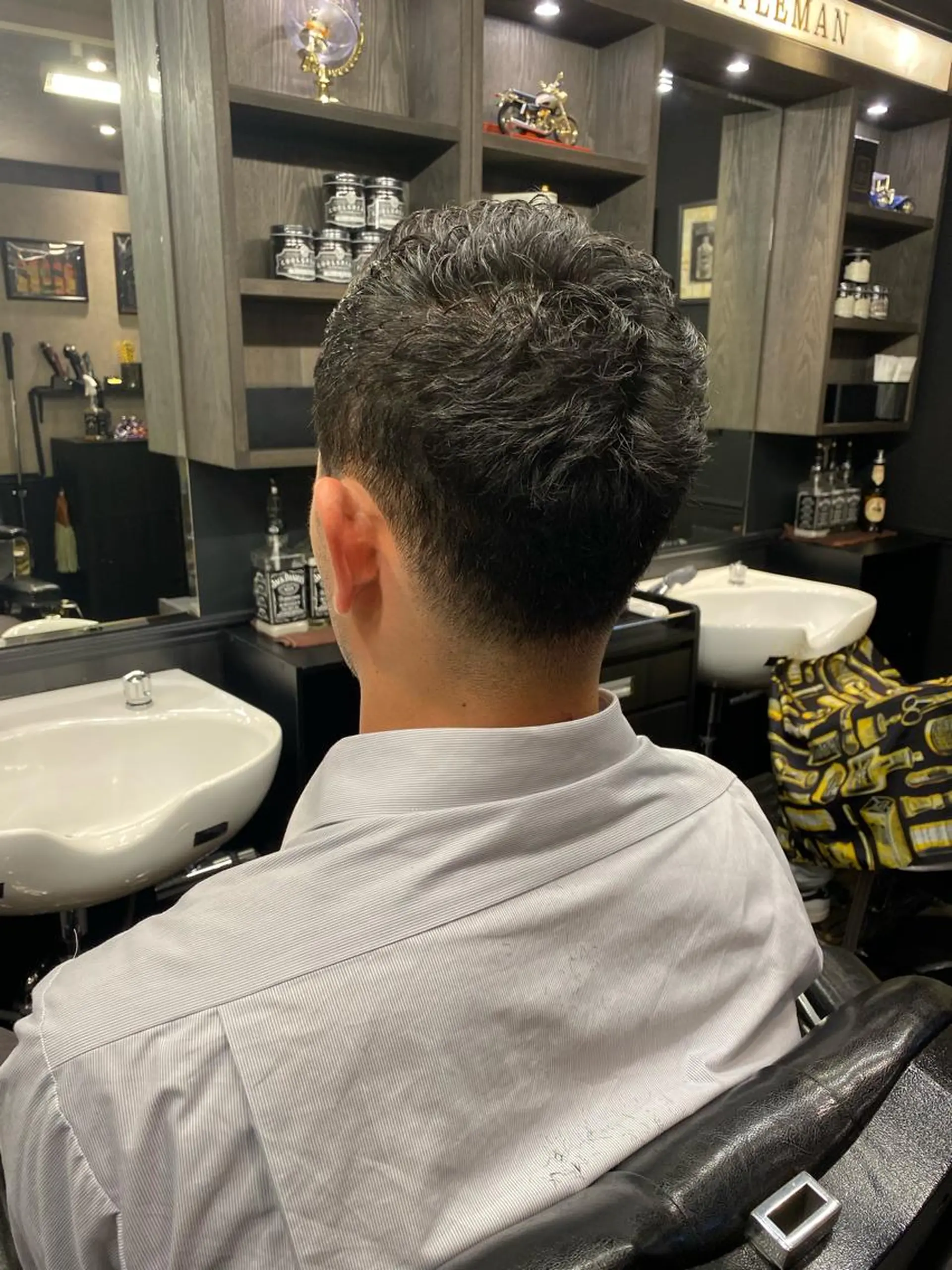 ショート メンズ フェードカット AKI ーのヘアスタイル