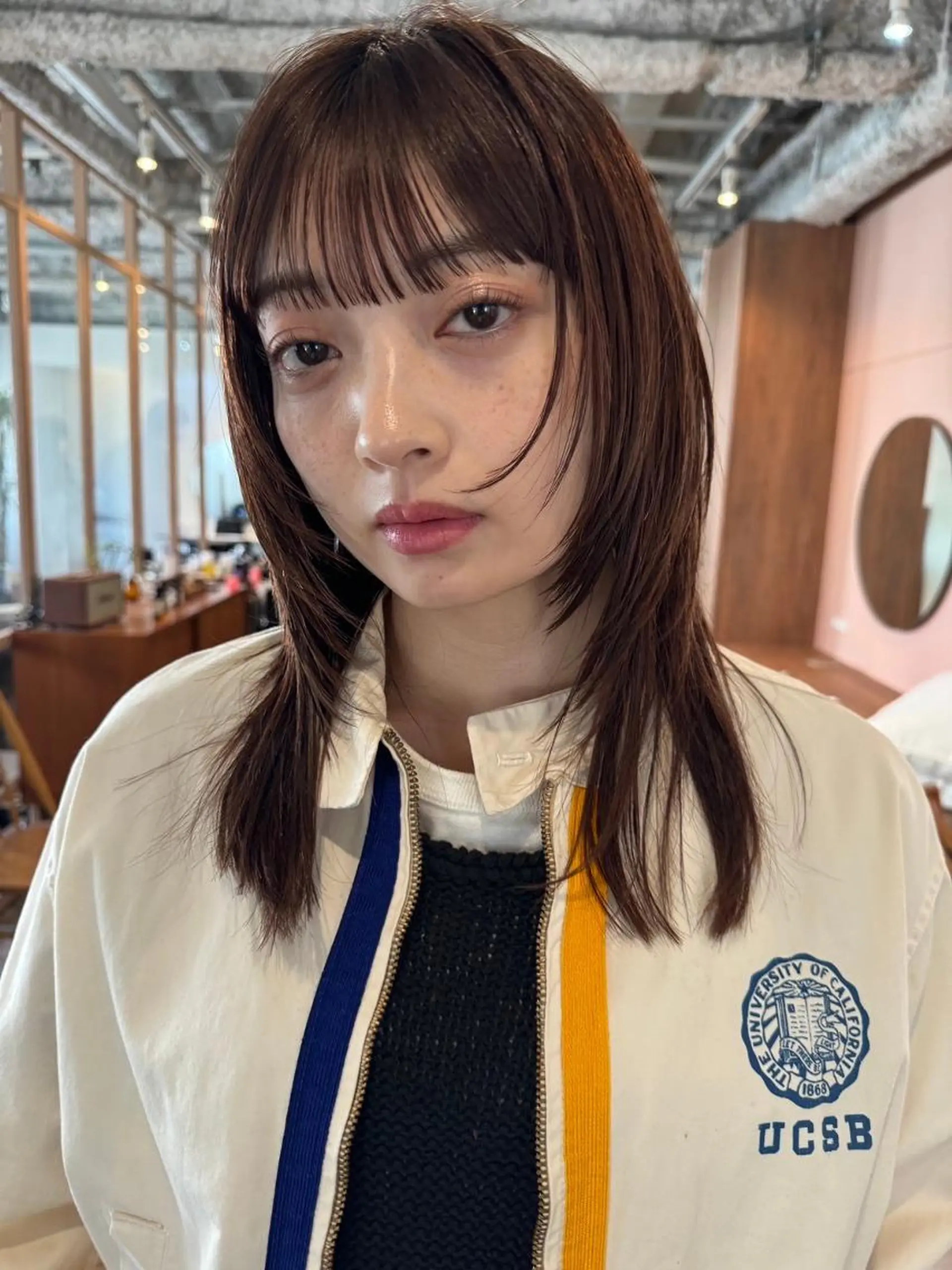 ミディアム パーマ カラー ミディアムパーマ アッシュ バレイヤージュ ベージュカラー ブリーチ カット ヘアカラー CEINE loqのヘアスタイル