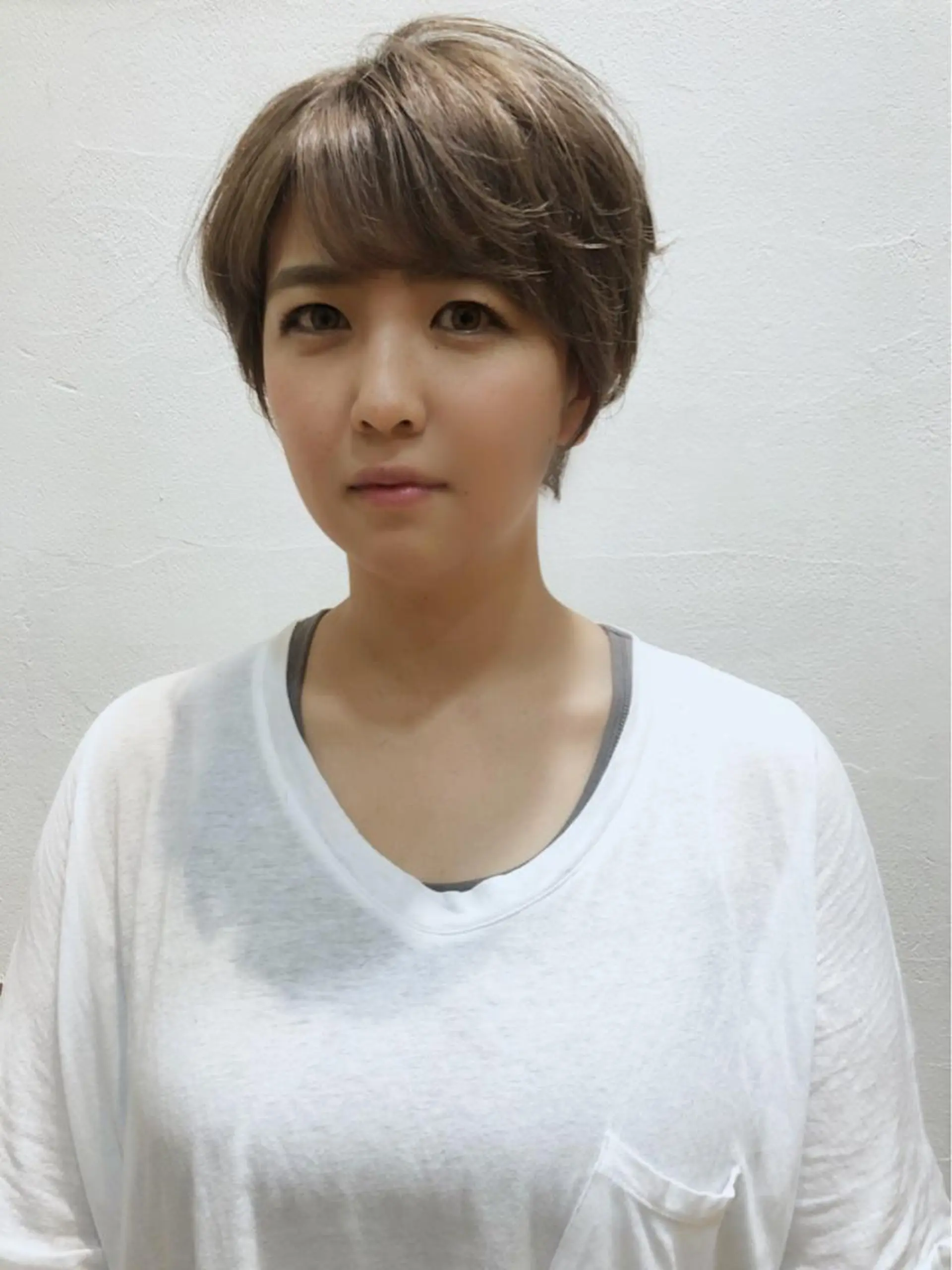 ショート カラー ベージュカラー シルバー カット ヘアカラー トリートメント ヘアセット 360°キレイな ショートカットのヘアスタイル