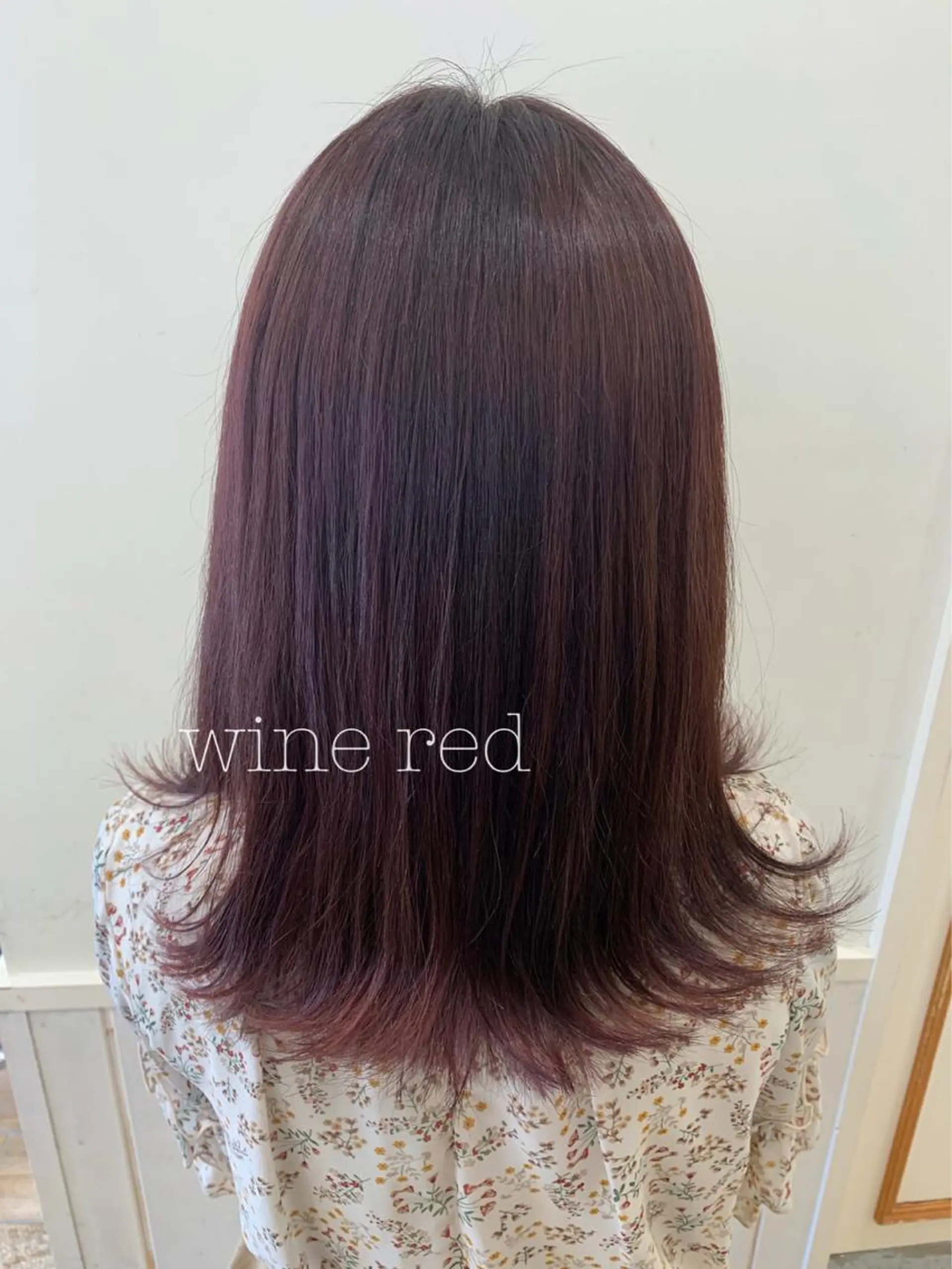 ミディアム カラー ぱつっとボブ/ 小野あかねのヘアスタイル