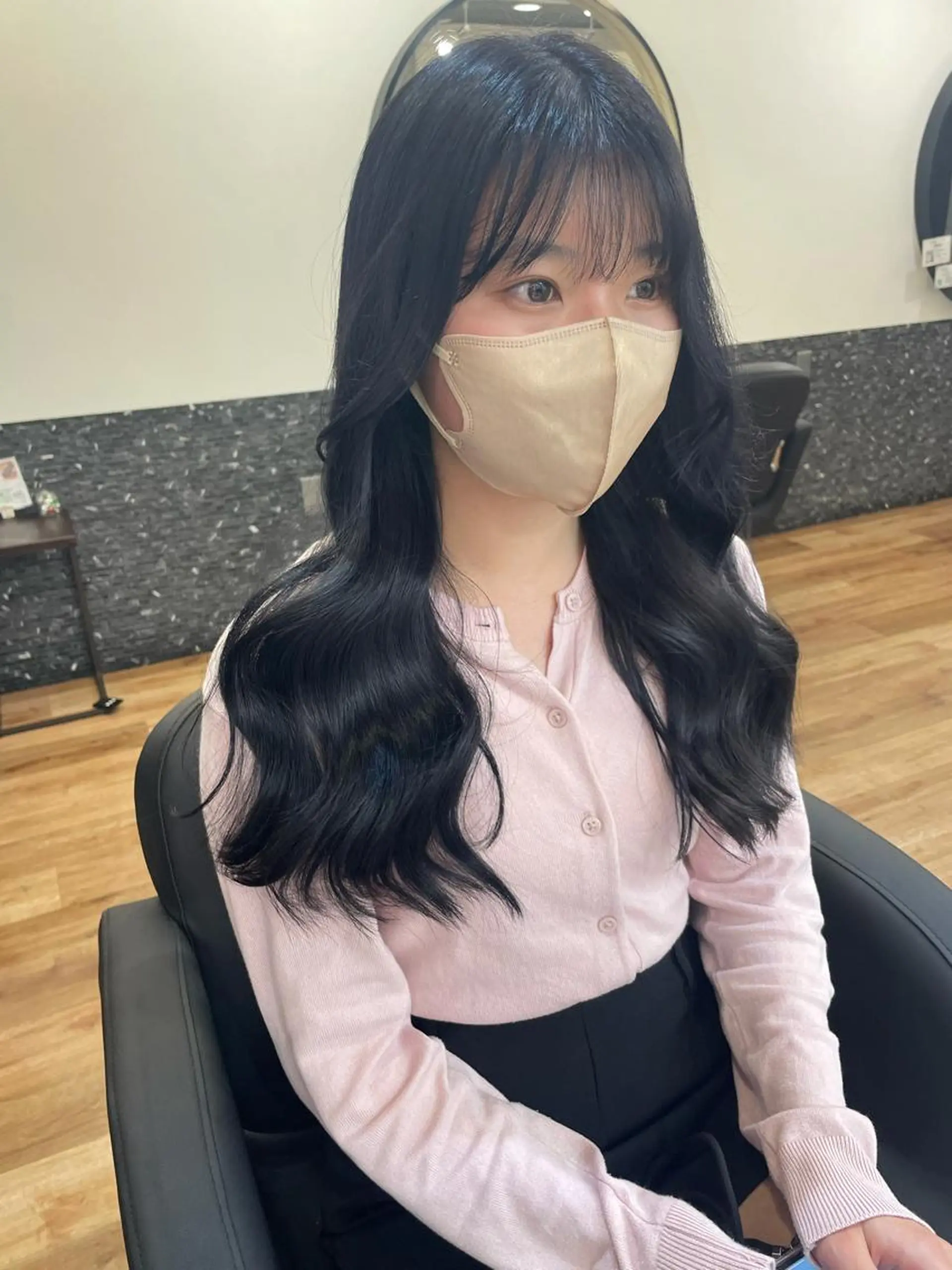 ロング カラー レイヤーカット、 大人可愛い　中村美羅のヘアスタイル