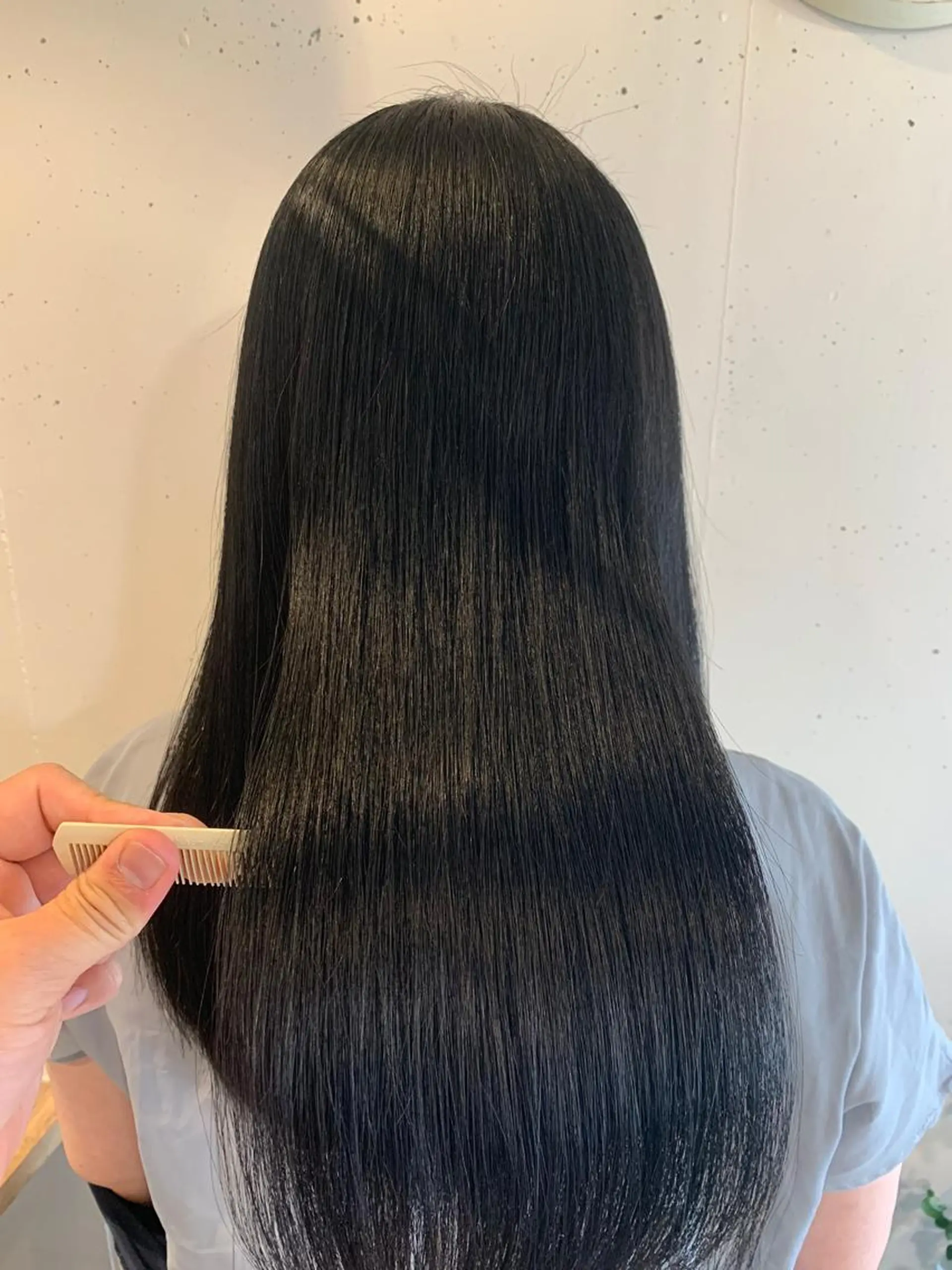 ロング 凪の 旅先のヘアスタイル