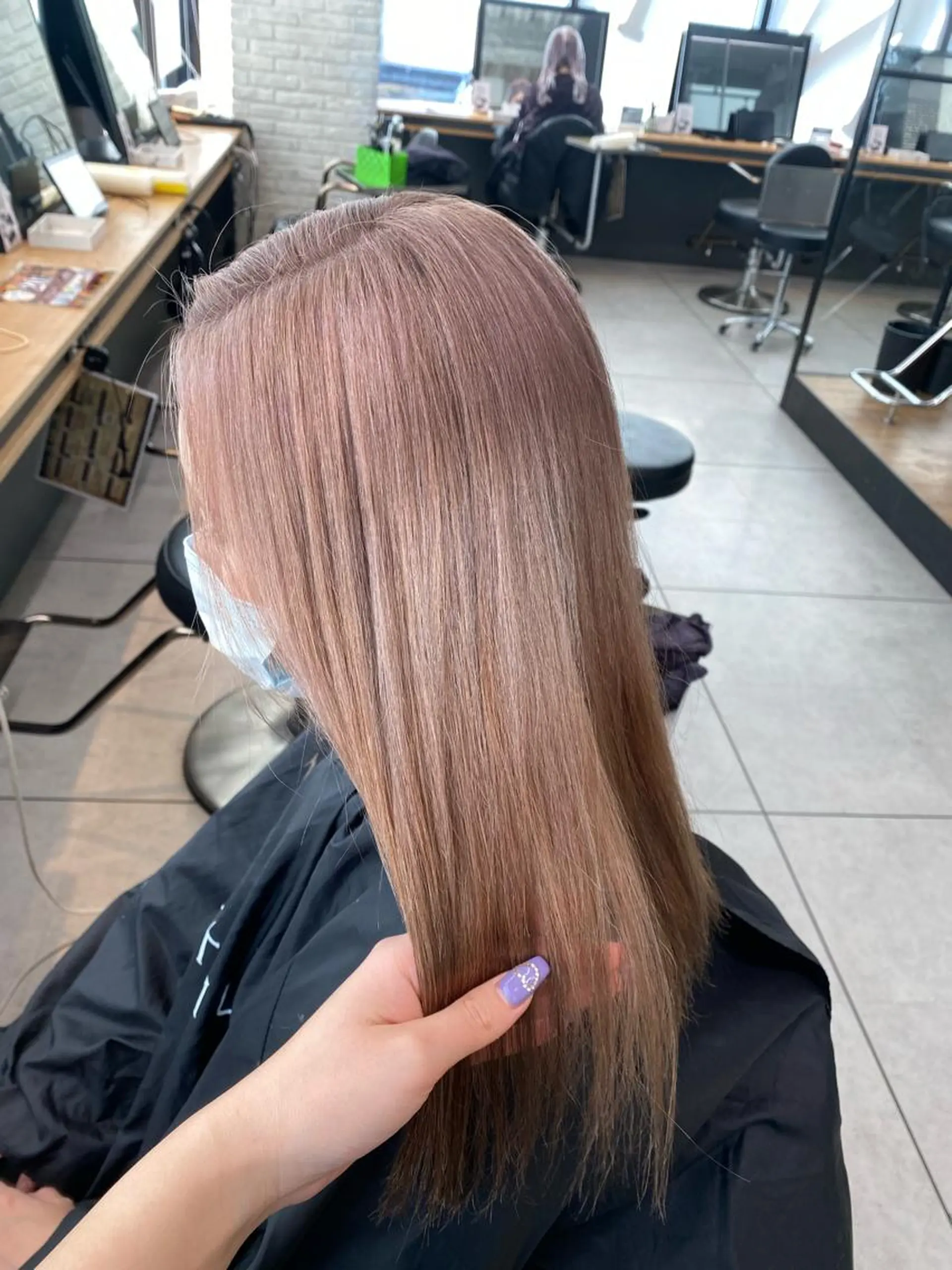 カラー ヘアアレンジ 神戸三宮ダメージレス ブリーチ特化 麟太郎のヘアスタイル