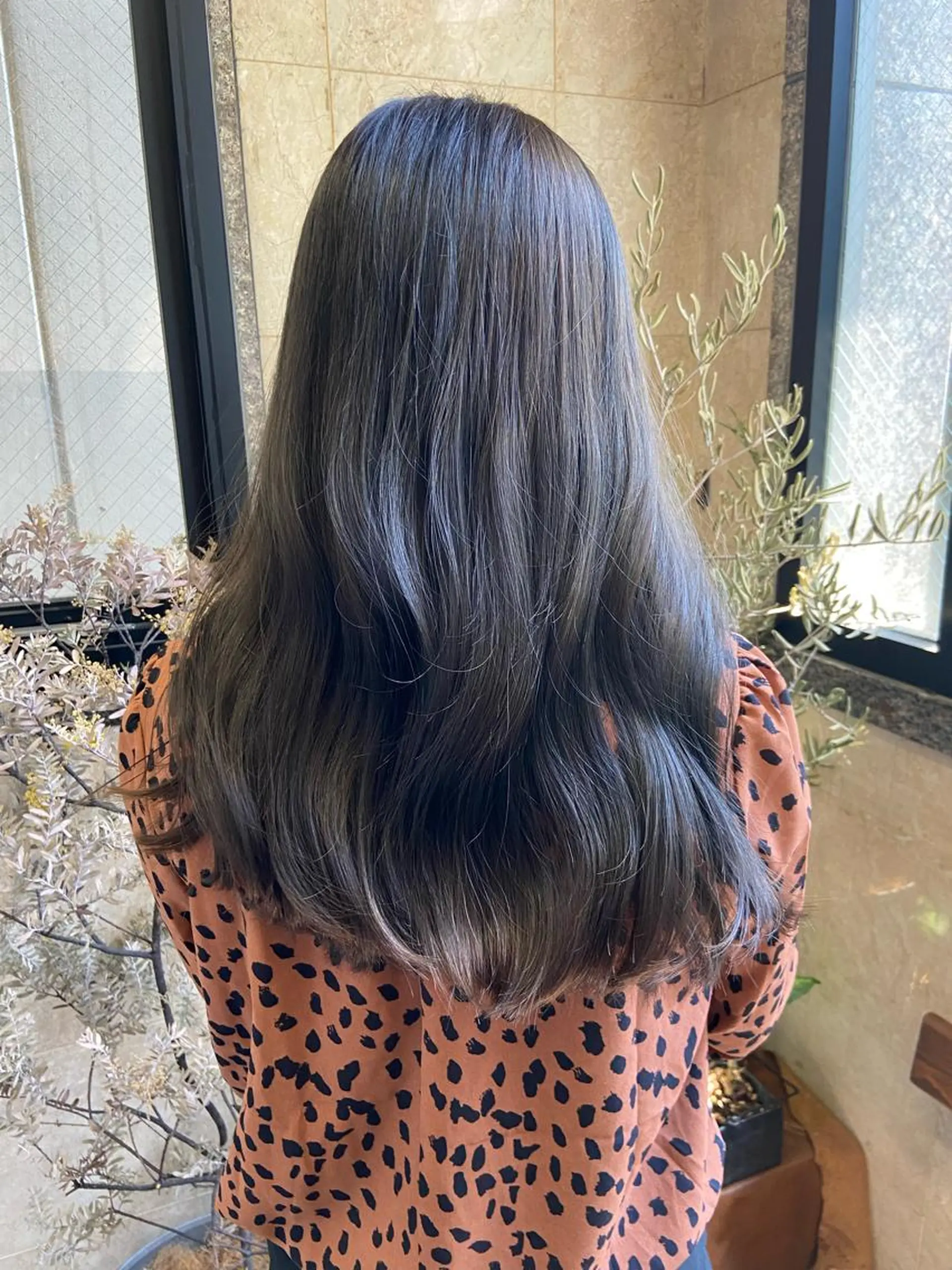 ロング カラー グレージュ オリーブグレージュ オリーブグレー ヘアカラー トリートメント ヘッドスパ 地毛風艶カラー🌿 喜多夏海のヘアスタイル