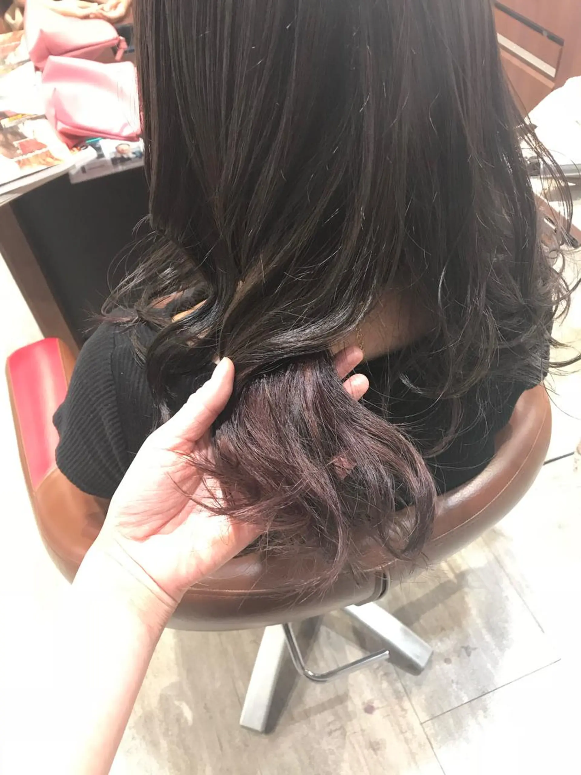 ロング カラー ウルフカット／吉村 桃子のヘアスタイル