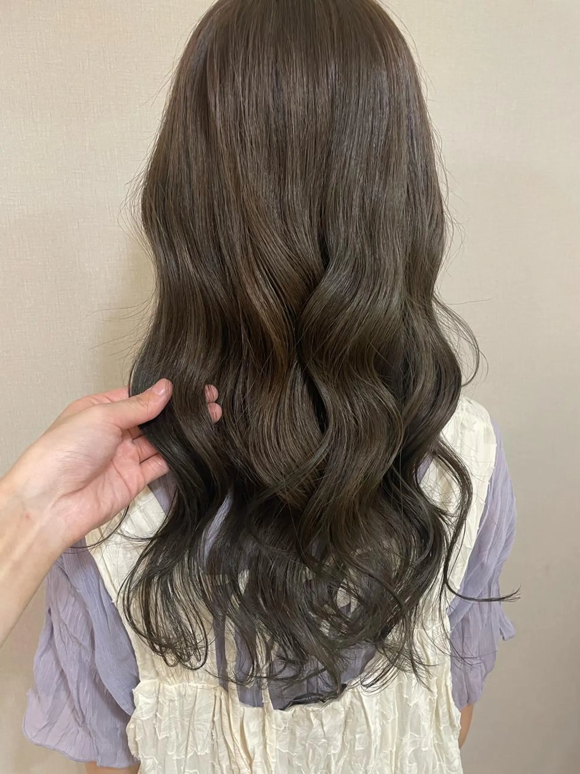 ロング カラー 透明感カラー グレージュ ヘアカラー 佐藤 爽香のヘアスタイル