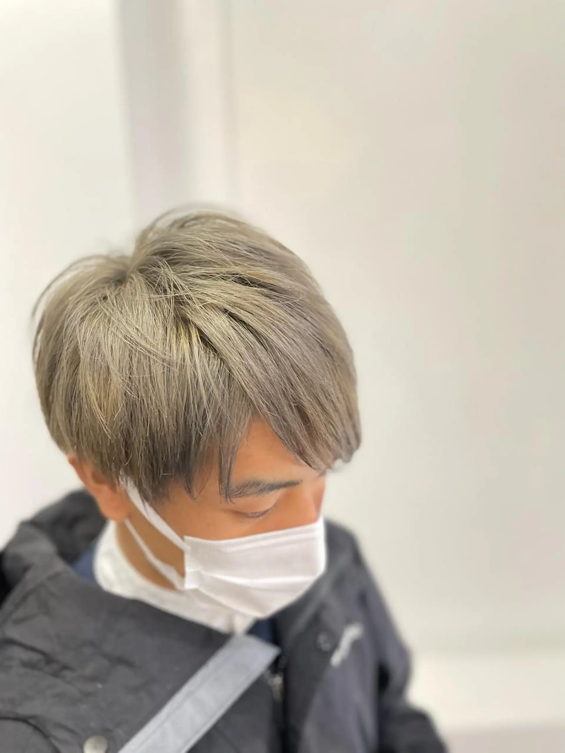 ショート カラー ブリーチ グレージュ ベージュカラー🤎 ayaのヘアスタイル