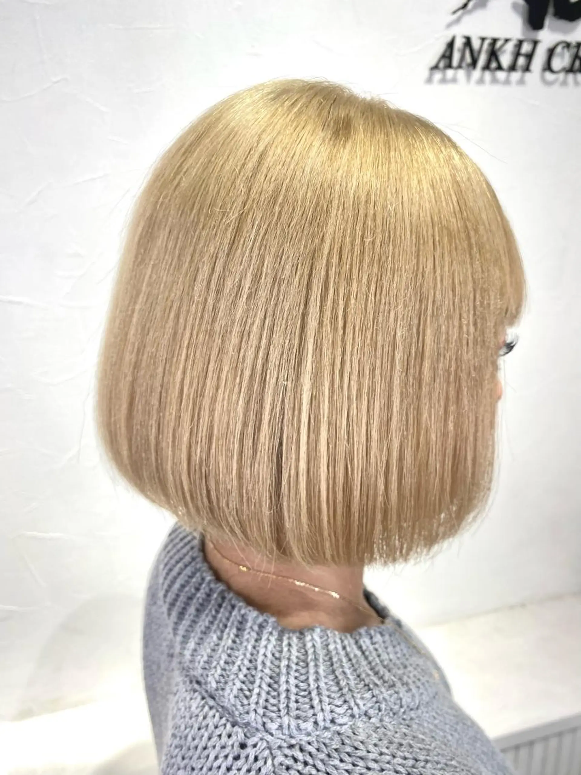 ショート カラー ブリーチ ブロンド ボブ カット ✨デザインカラー✨ ✂️kouki✂️のヘアスタイル