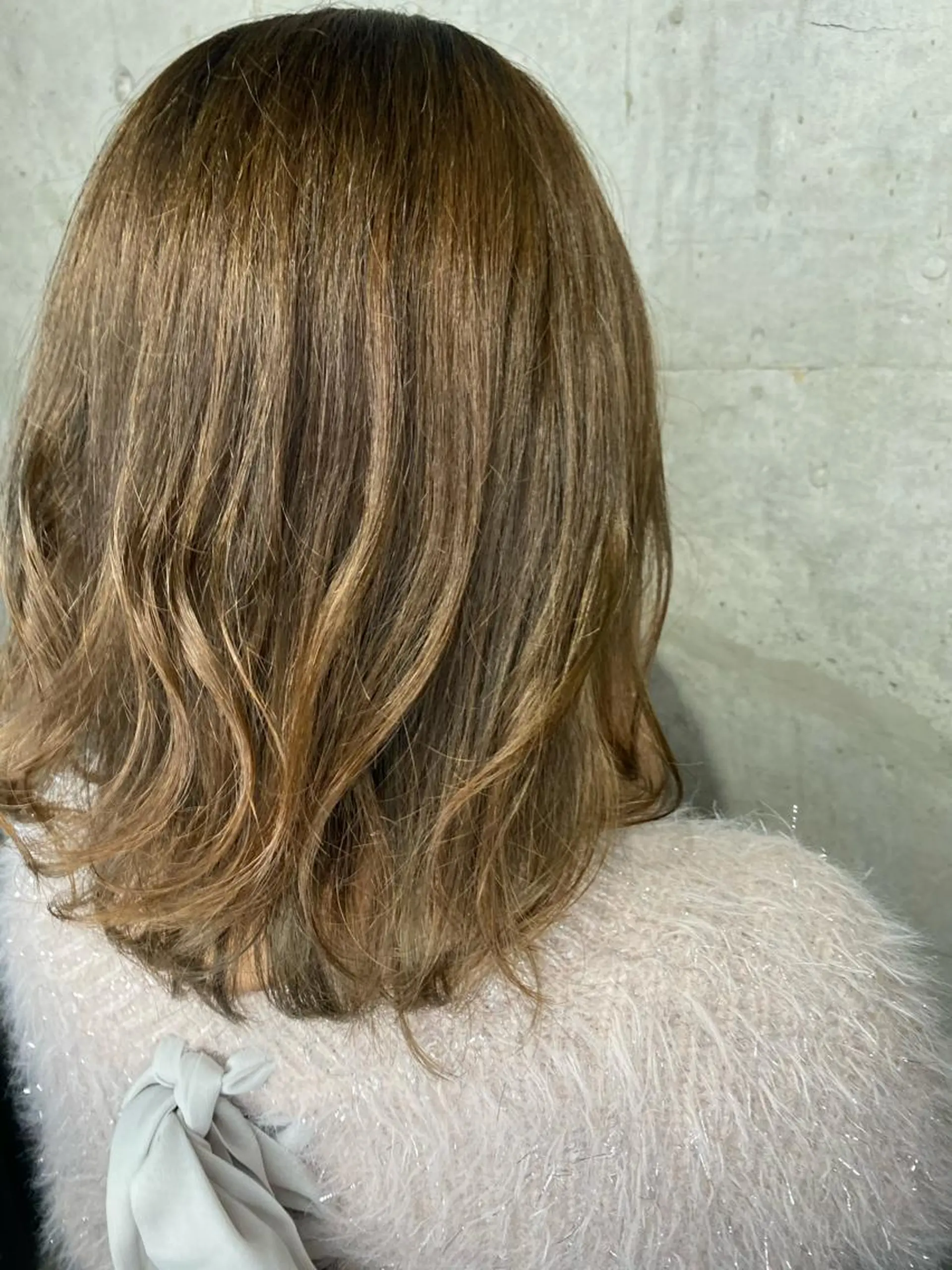 ミディアム カラー 日野 めぐみのヘアスタイル