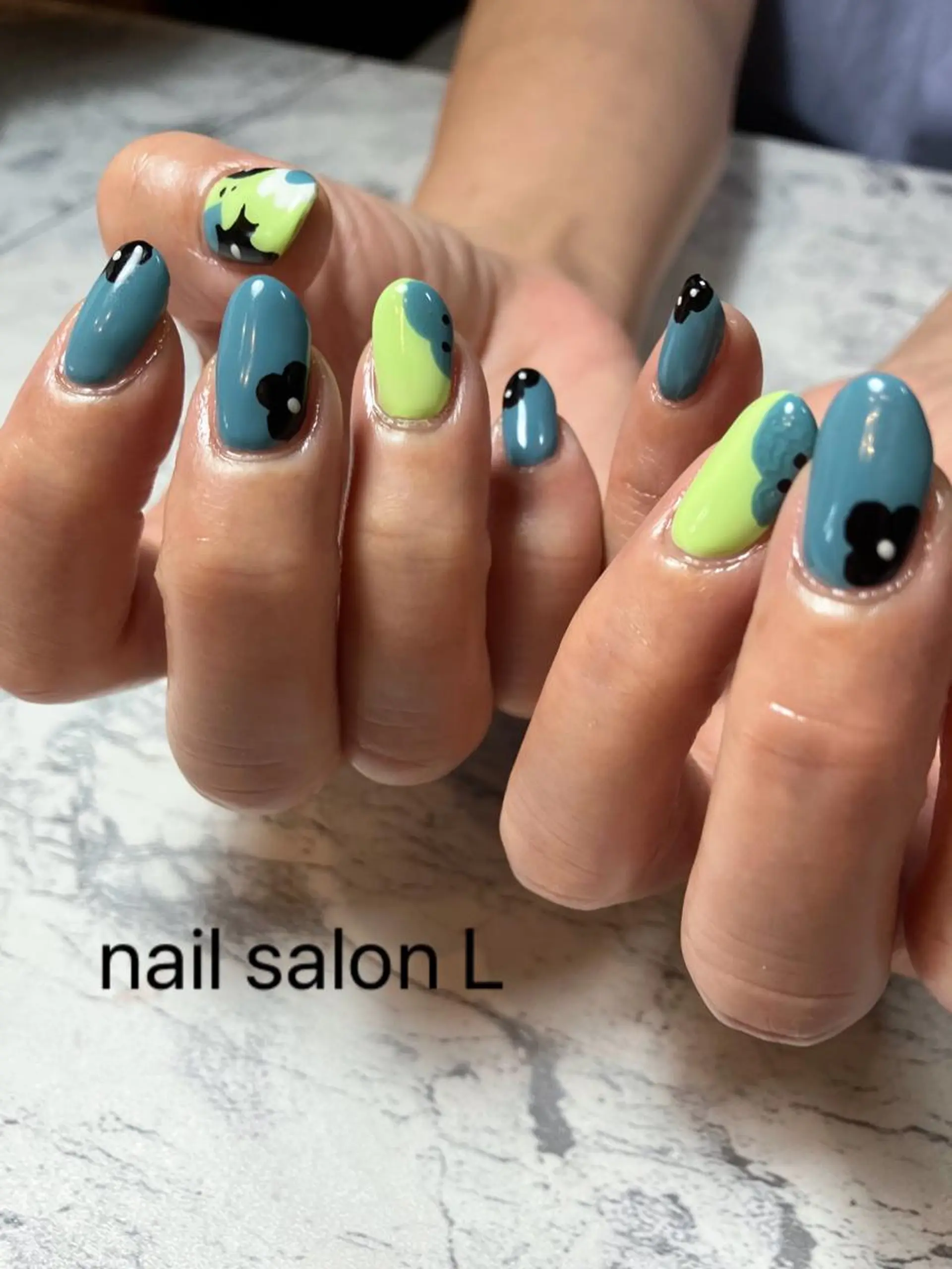 ネイル ブルー ハンドネイル 吉川市 ネイルサロンLのネイルデザイン