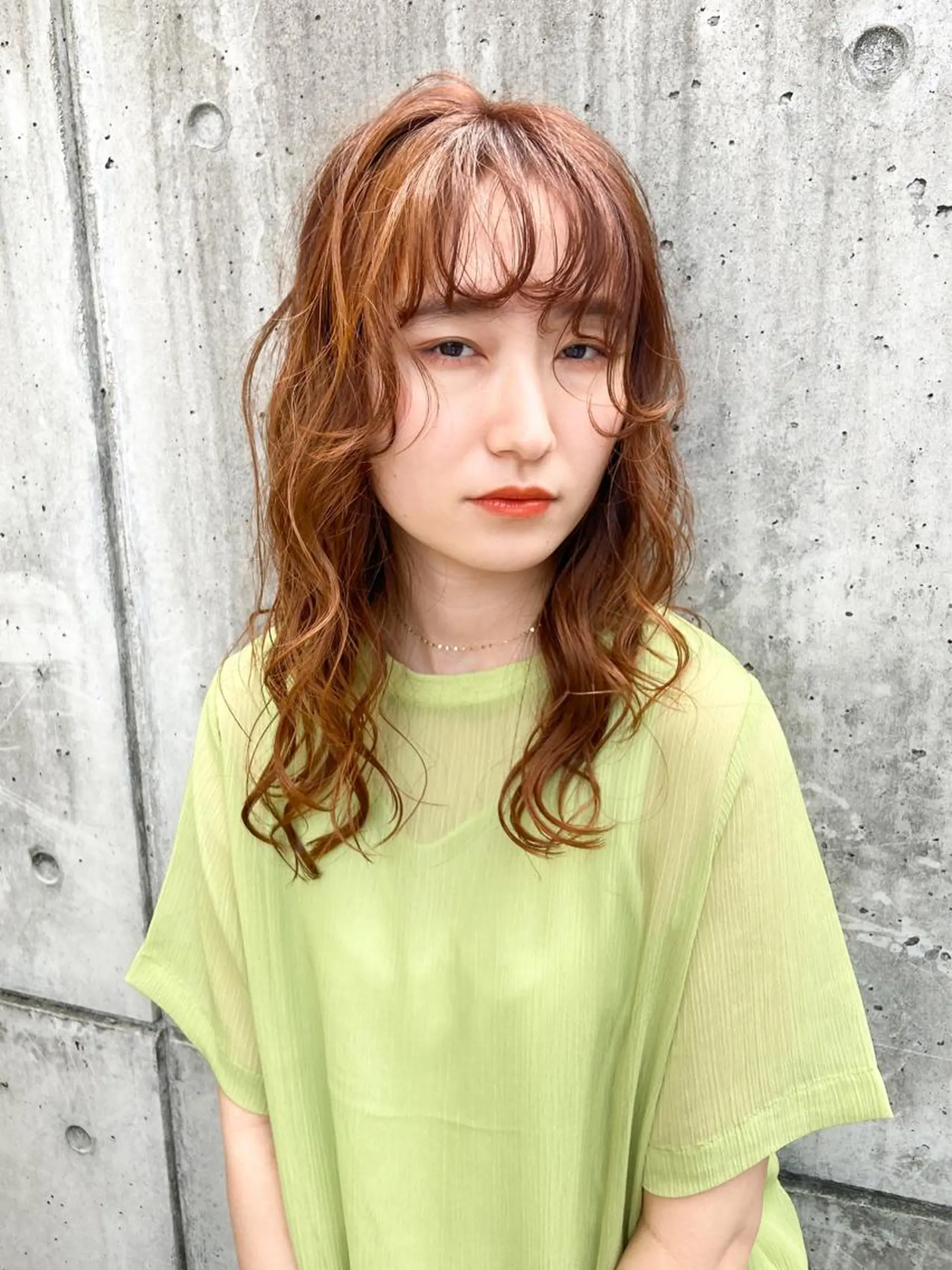 セミロング カラー オレンジ レイヤーカット ウルフカット ウルフレイヤー tone/ AKANEのヘアスタイル