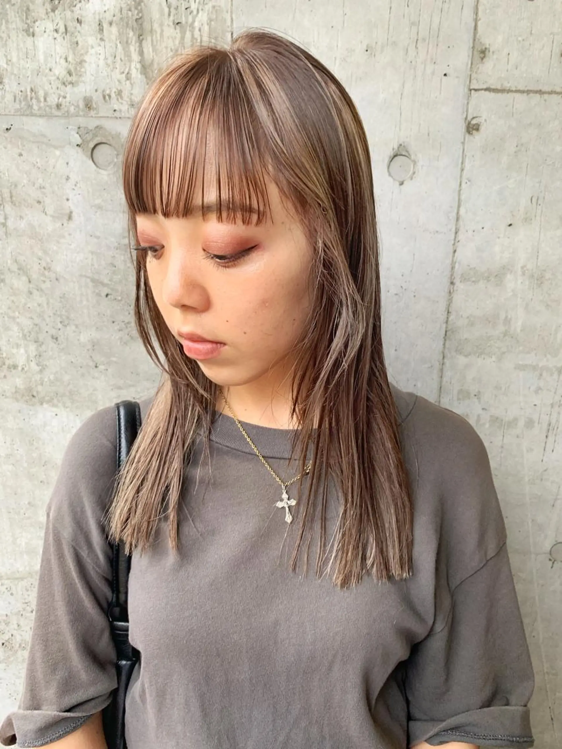 セミロング ハイライト カット ヘアカラー ハイトーンNo.1✨ パーマ✨イマイタツヤのヘアスタイル