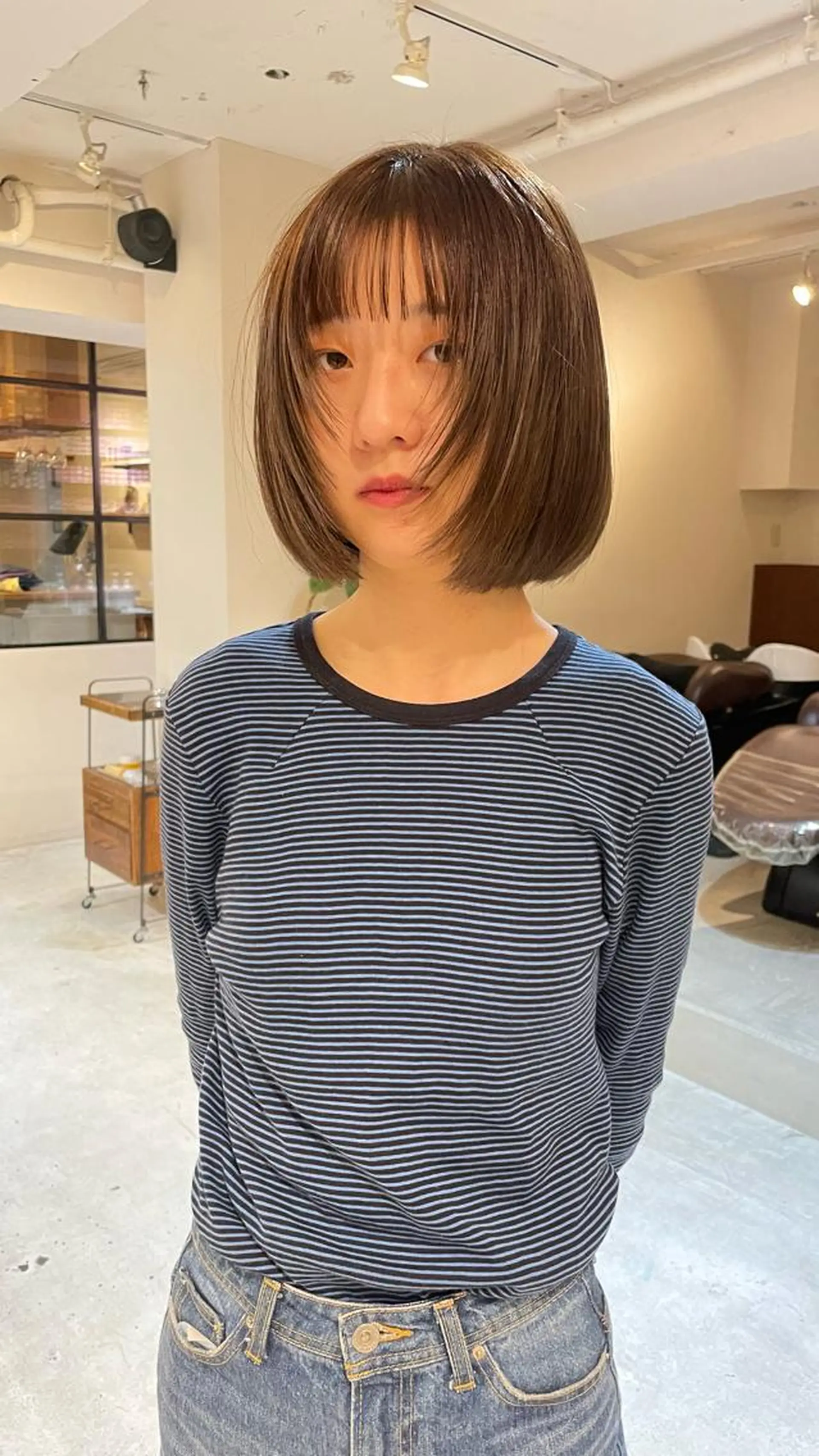 ショート カラー ブリーチ ダブルカラー 顔周りカット レイヤーカット ファッションに 溶け込むstyleのヘアスタイル