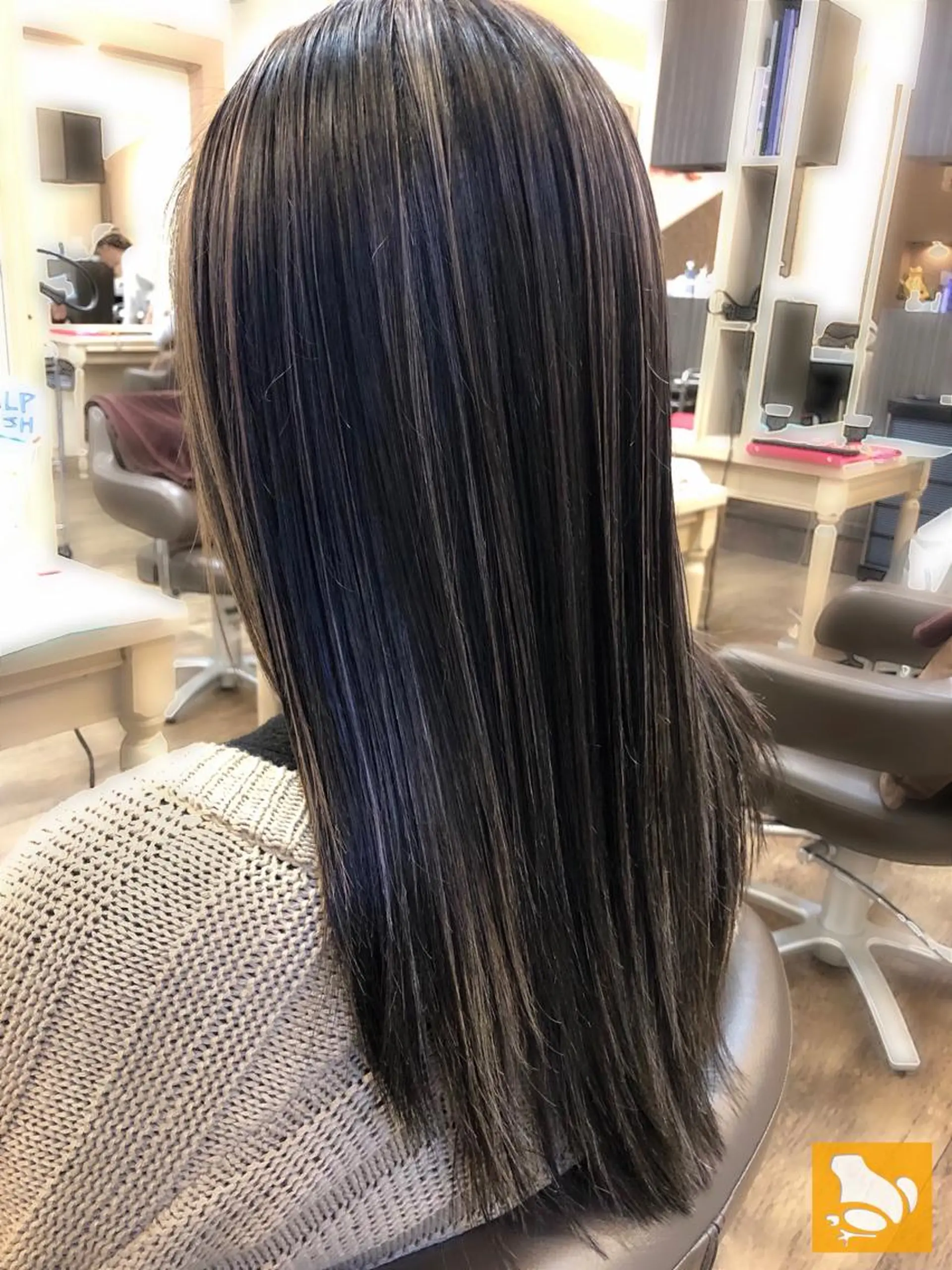 セミロング カラー ハイライトカラー ハイライト ヘアカラー 尚平 40代からの 髪質改善専門のその他イメージ