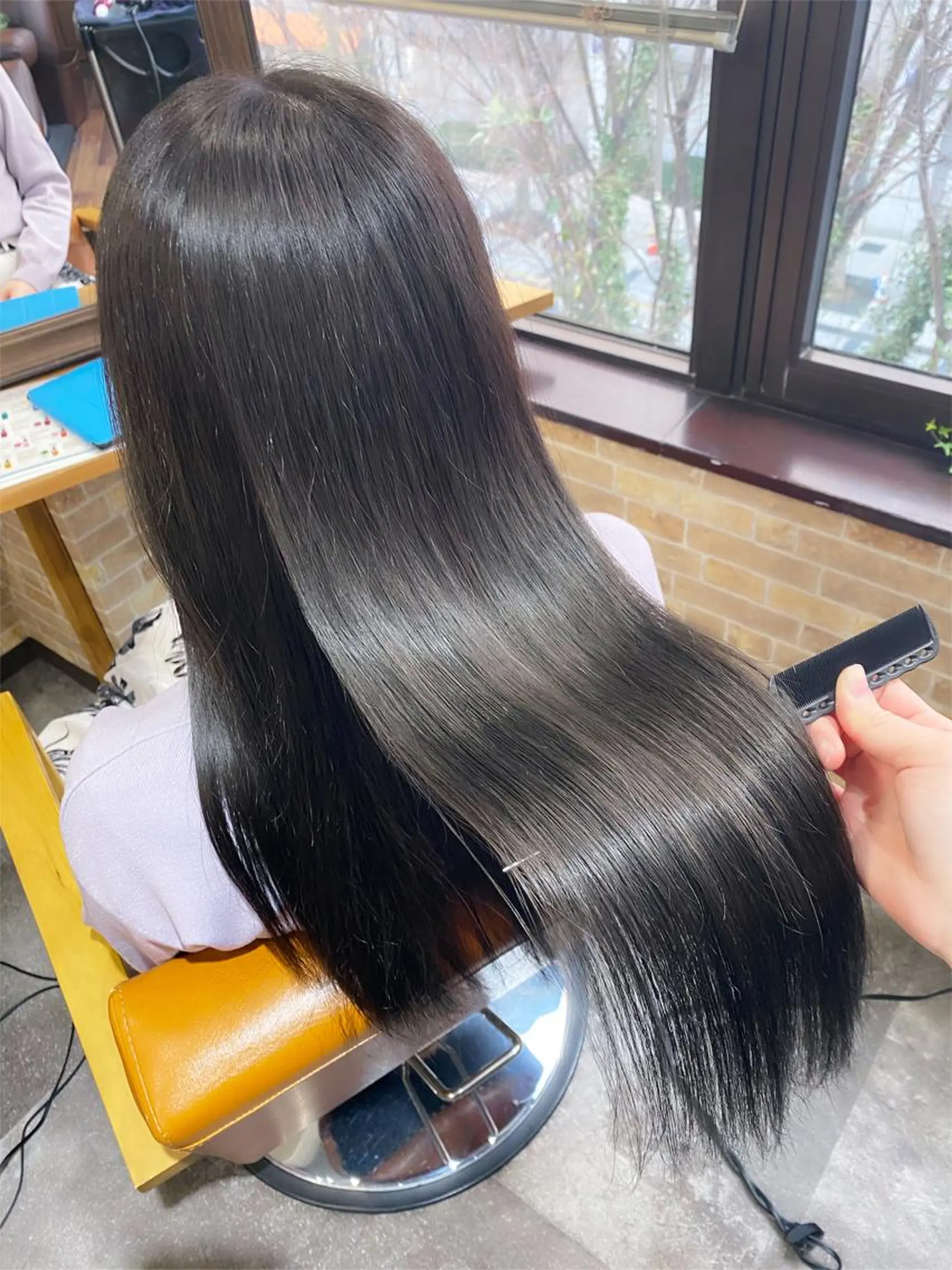 ロング アッシュ 美髪ヘア 🤍erikaのヘアスタイル