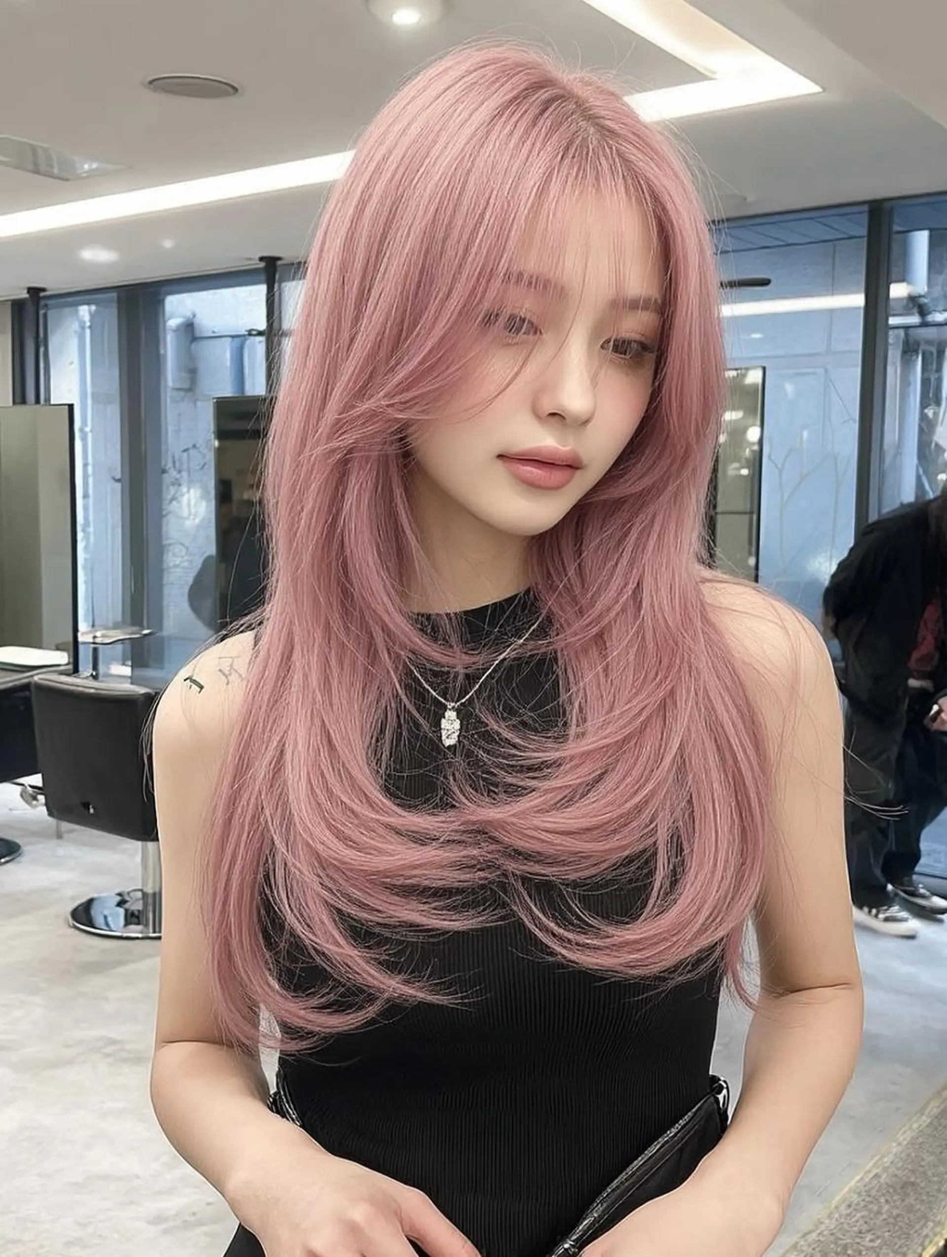 セミロング ボブ 髪質改善 韓国風ヘア レイヤーカット 縮毛矯正 カット ヘアカラー 祖慶 歩のヘアスタイル