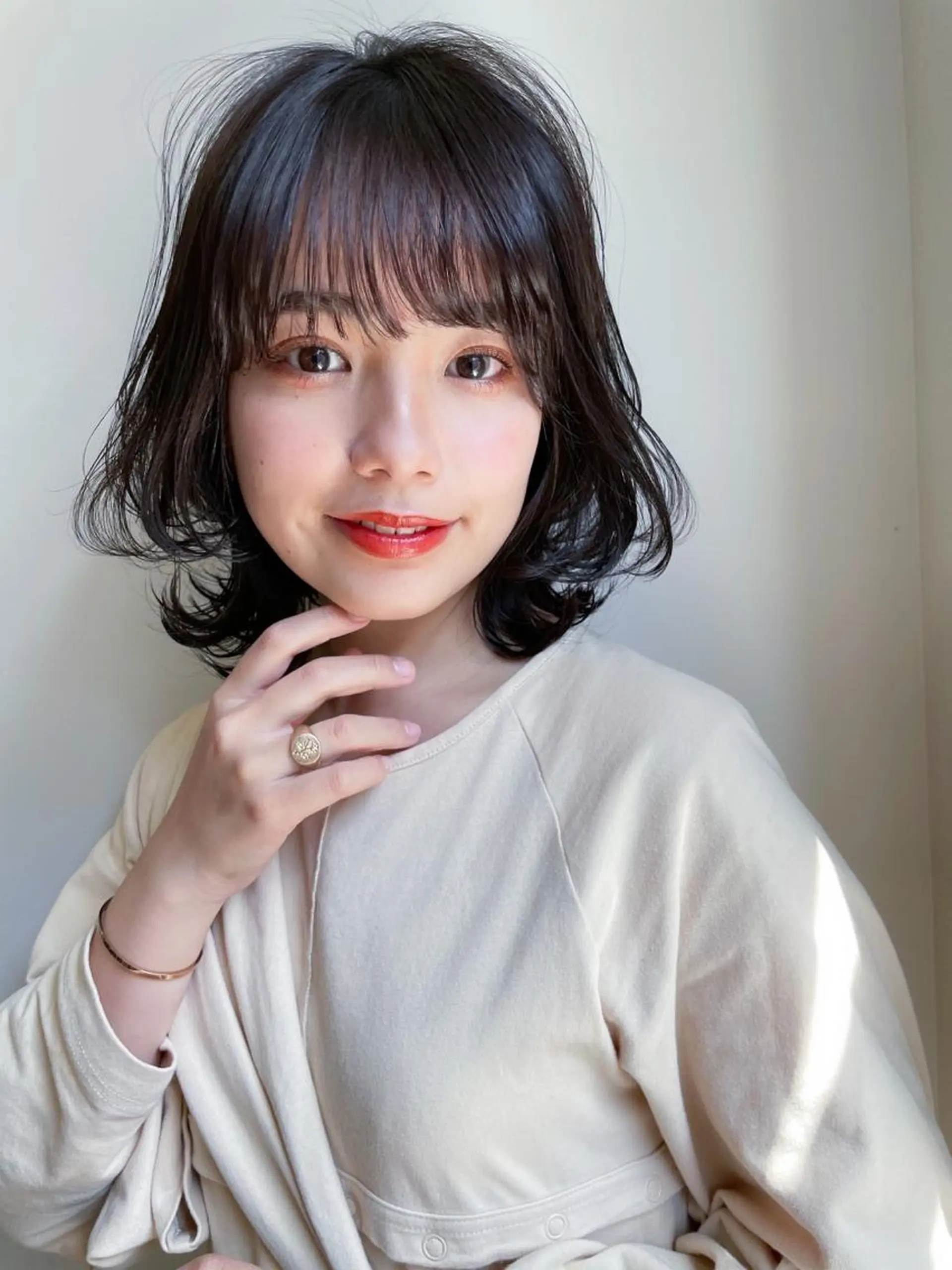 ミディアム カット 縮毛矯正 kiy by ioeのヘアスタイル