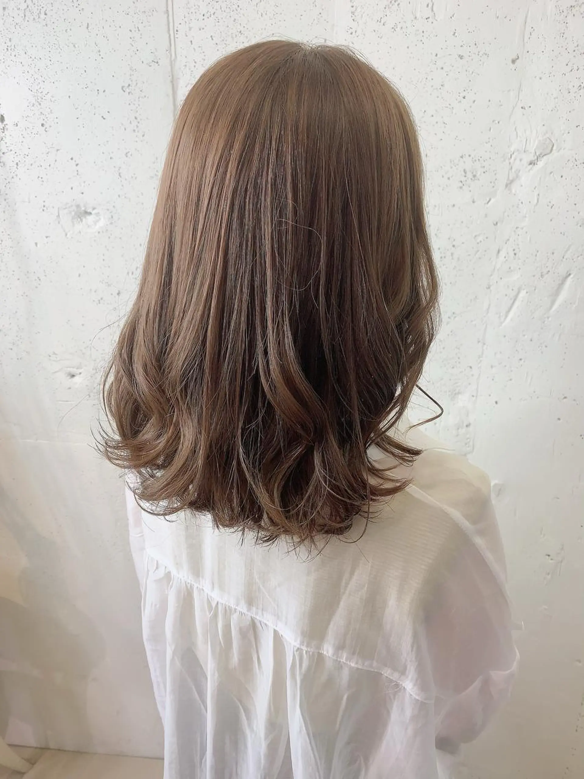 セミロング カラー ヘアカラー 透明感ハイトーン🦄 キラ🌈のヘアスタイル