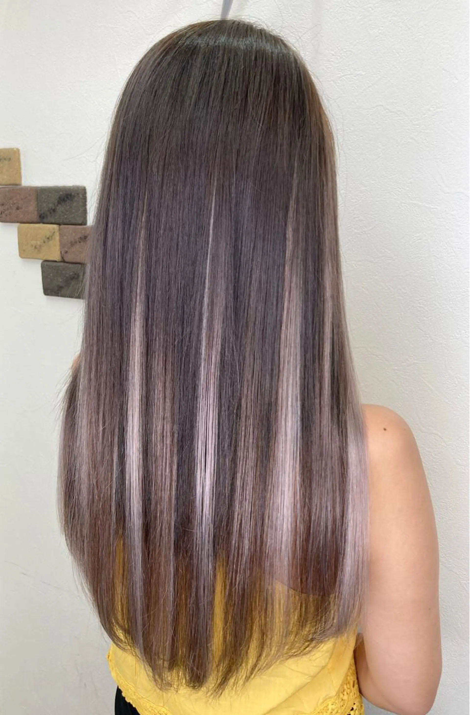 セミロング カラー シールエクステ アッシュ ハイライトカラー エクステ ハイライト KEISUKE🐶 カラー✨エクステのヘアスタイル