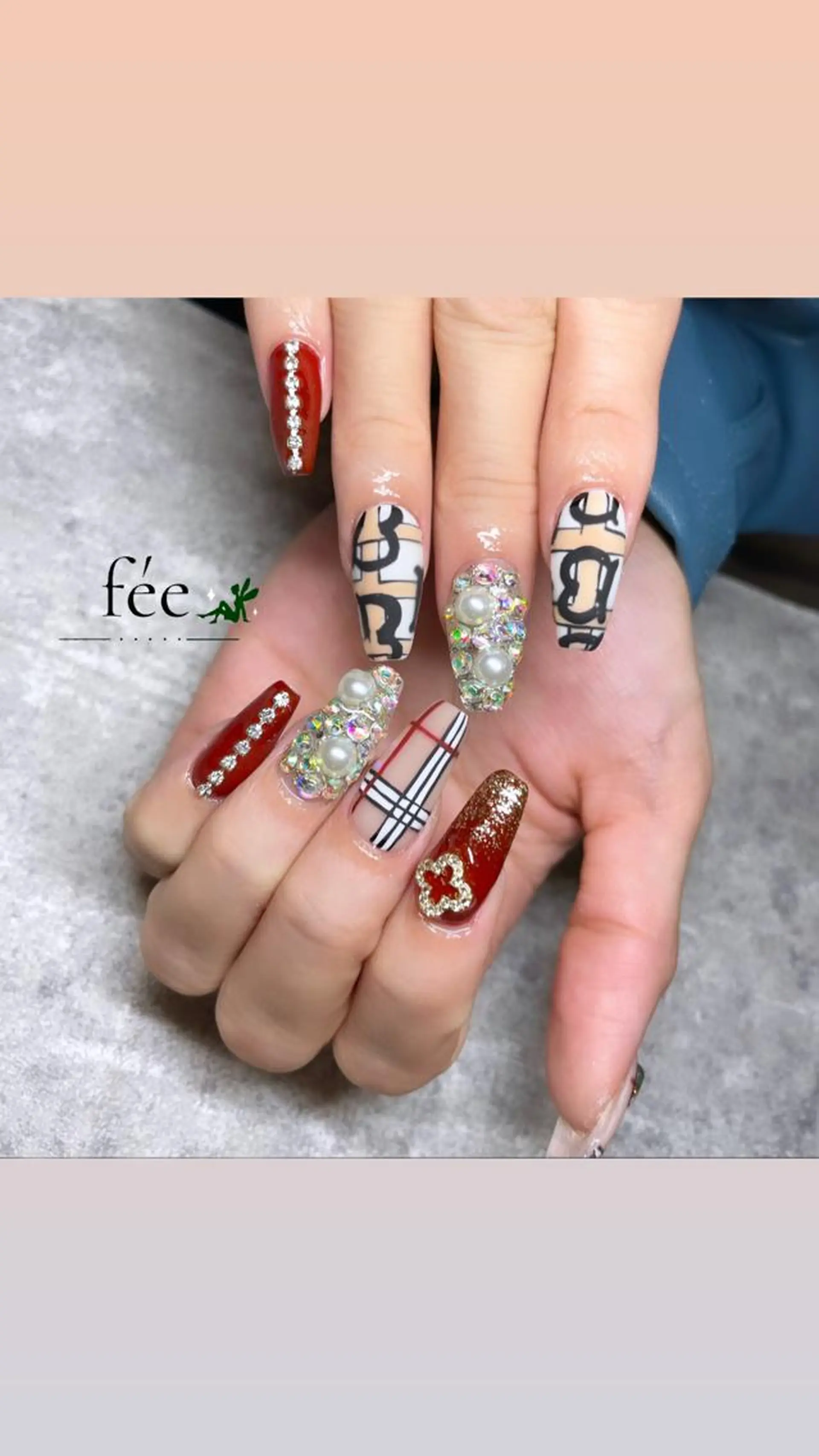 ネイル フットネイル ジェルネイル 韓国ネイル マグネットネイル ミラーネイル ハンドネイル nail salon fee（フィー）のネイルデザイン