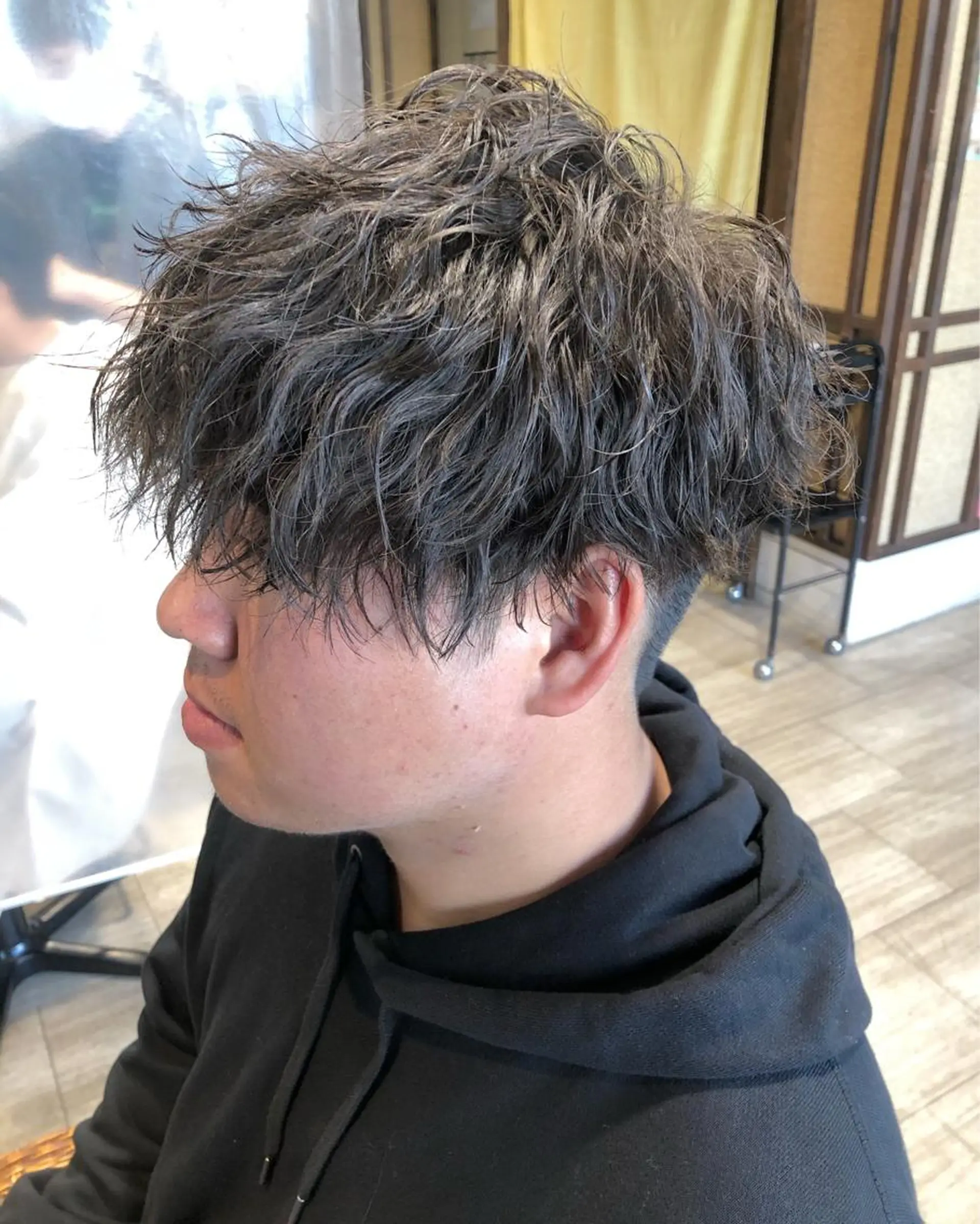 ショート パーマ メンズ メンズパーマ ツイストスパイラルパーマ スパイラルパーマ パーマ/ハイトーン スパイキー/神田正紀のヘアスタイル