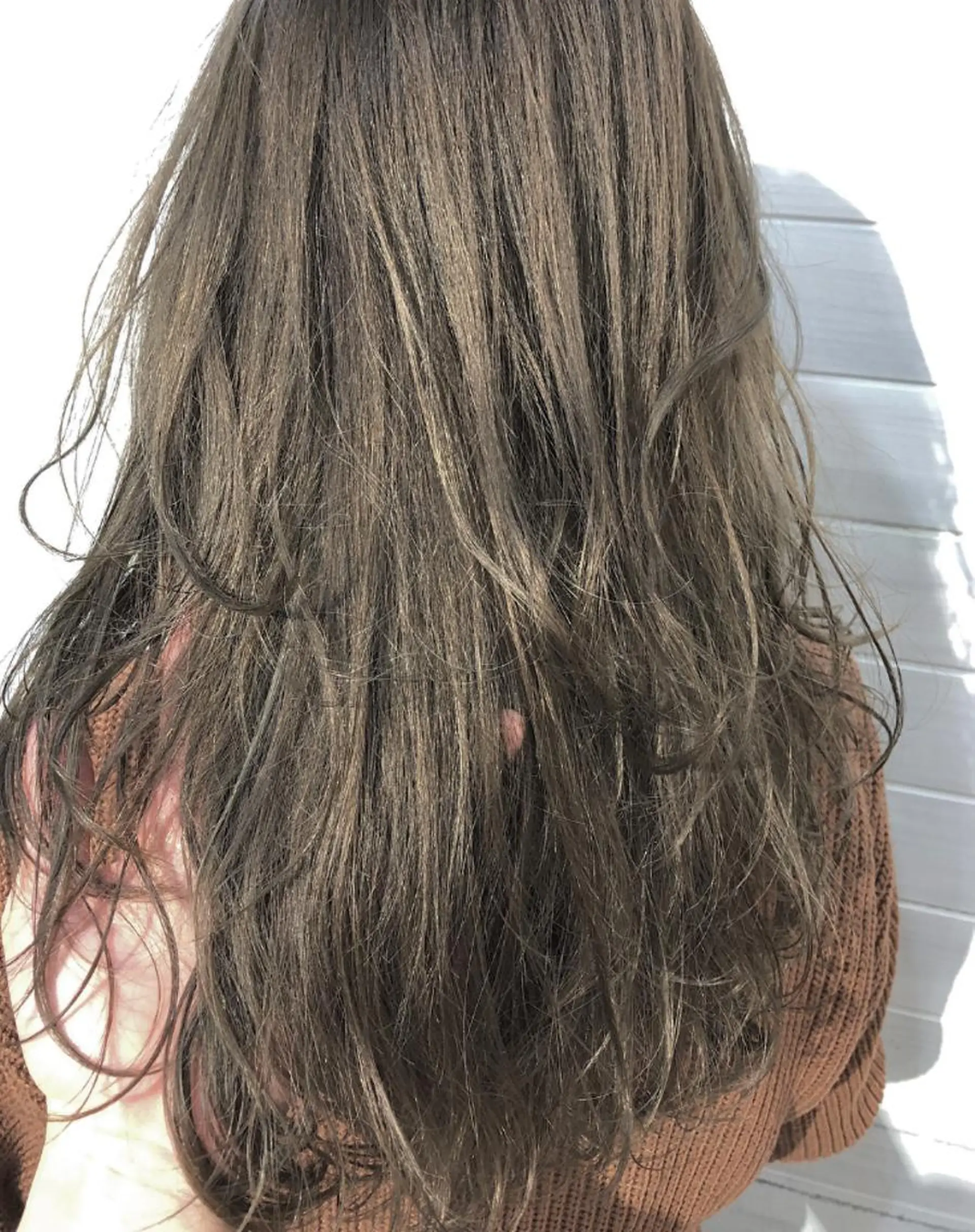 セミロング カラー ブリーチ ダブルカラー グレージュ ブリーチなしカラー 北間 寛哉のヘアスタイル
