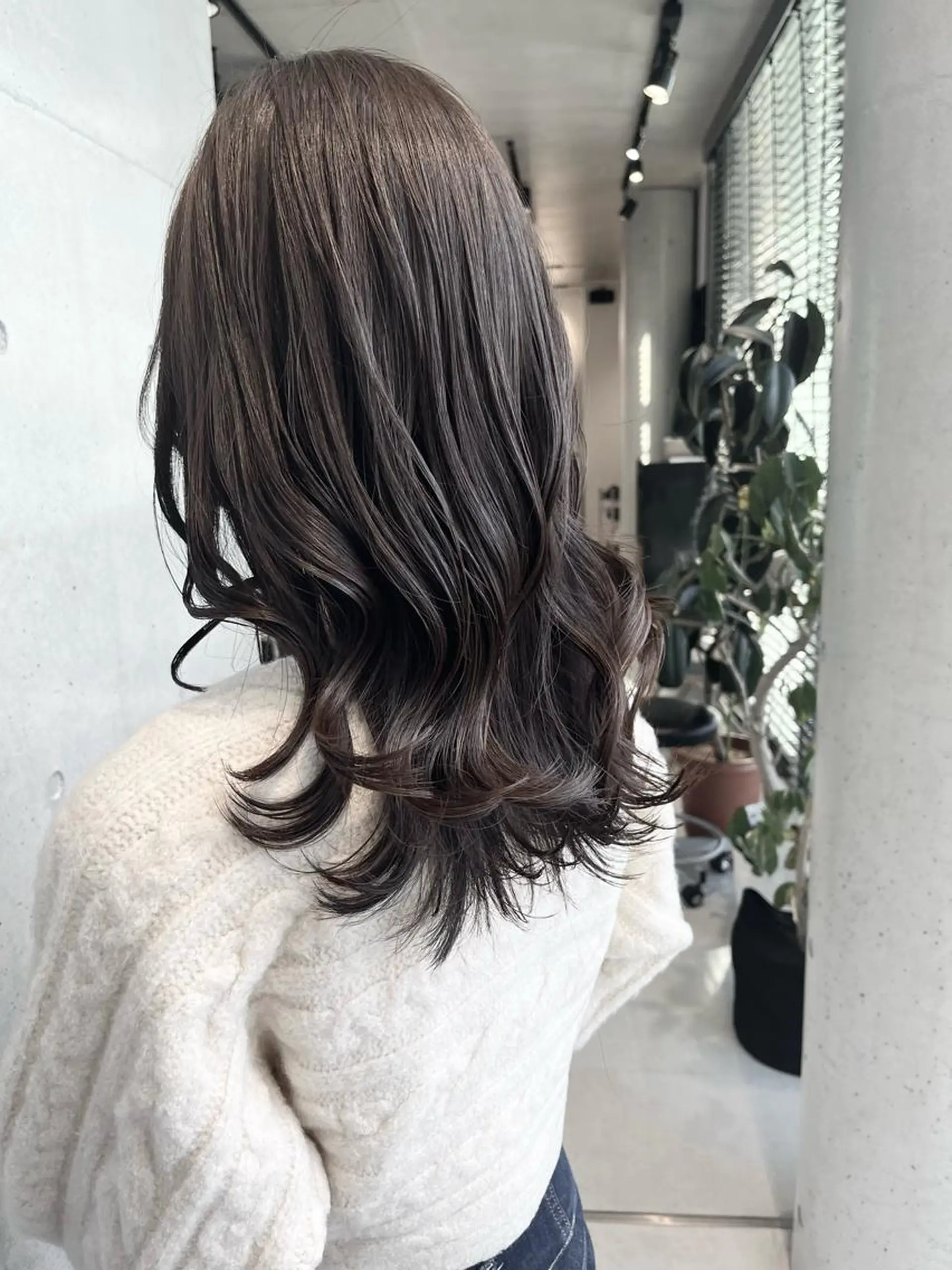 ミディアム カラー パーマ カット ヘアカラー トリートメント 透明感/オリーブ/ グレージュ/YUKAのヘアスタイル