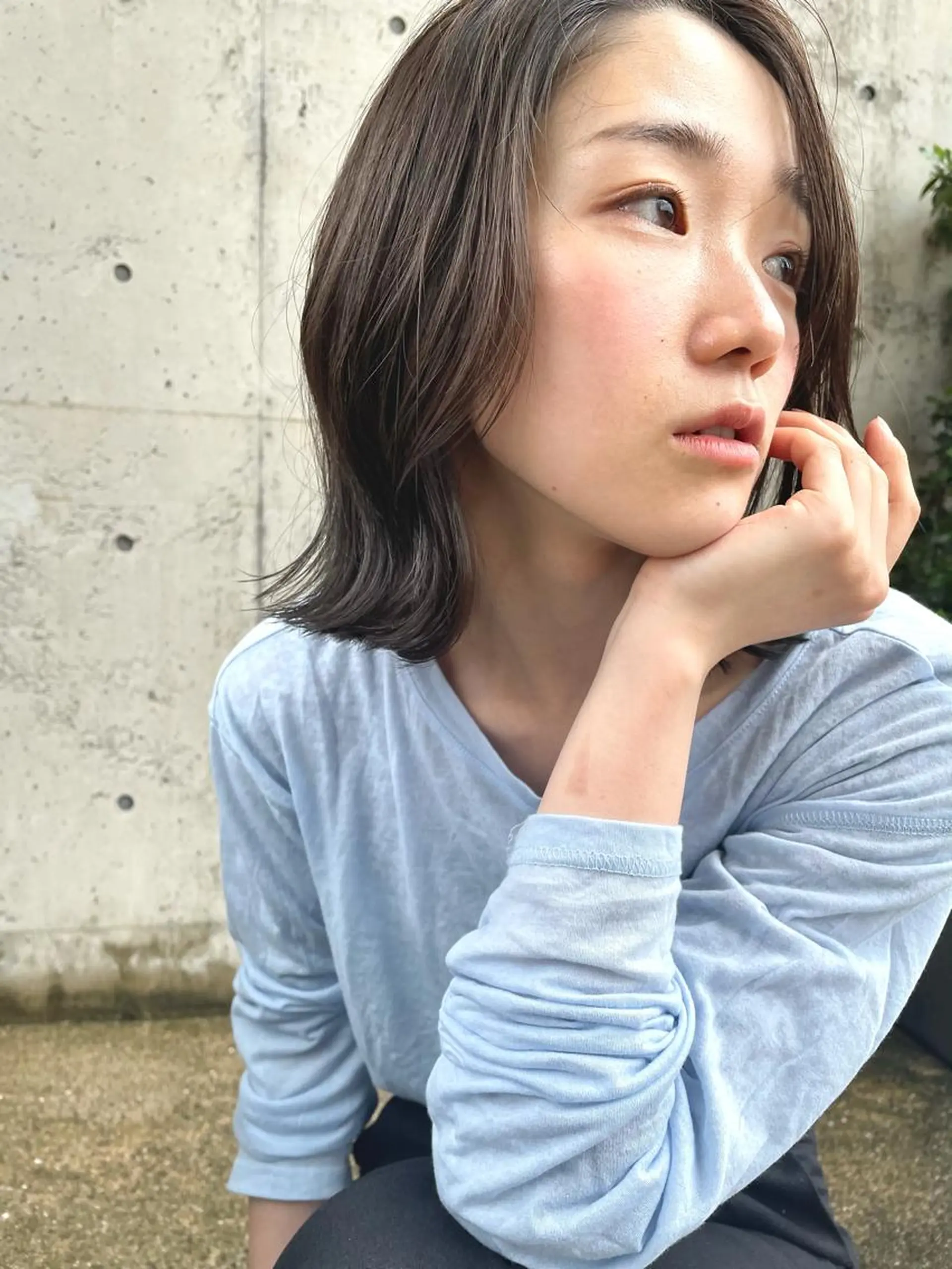 ミディアム カラー アッシュ アッシュグレー アッシュグレージュ グレージュ 日高 香織のヘアスタイル