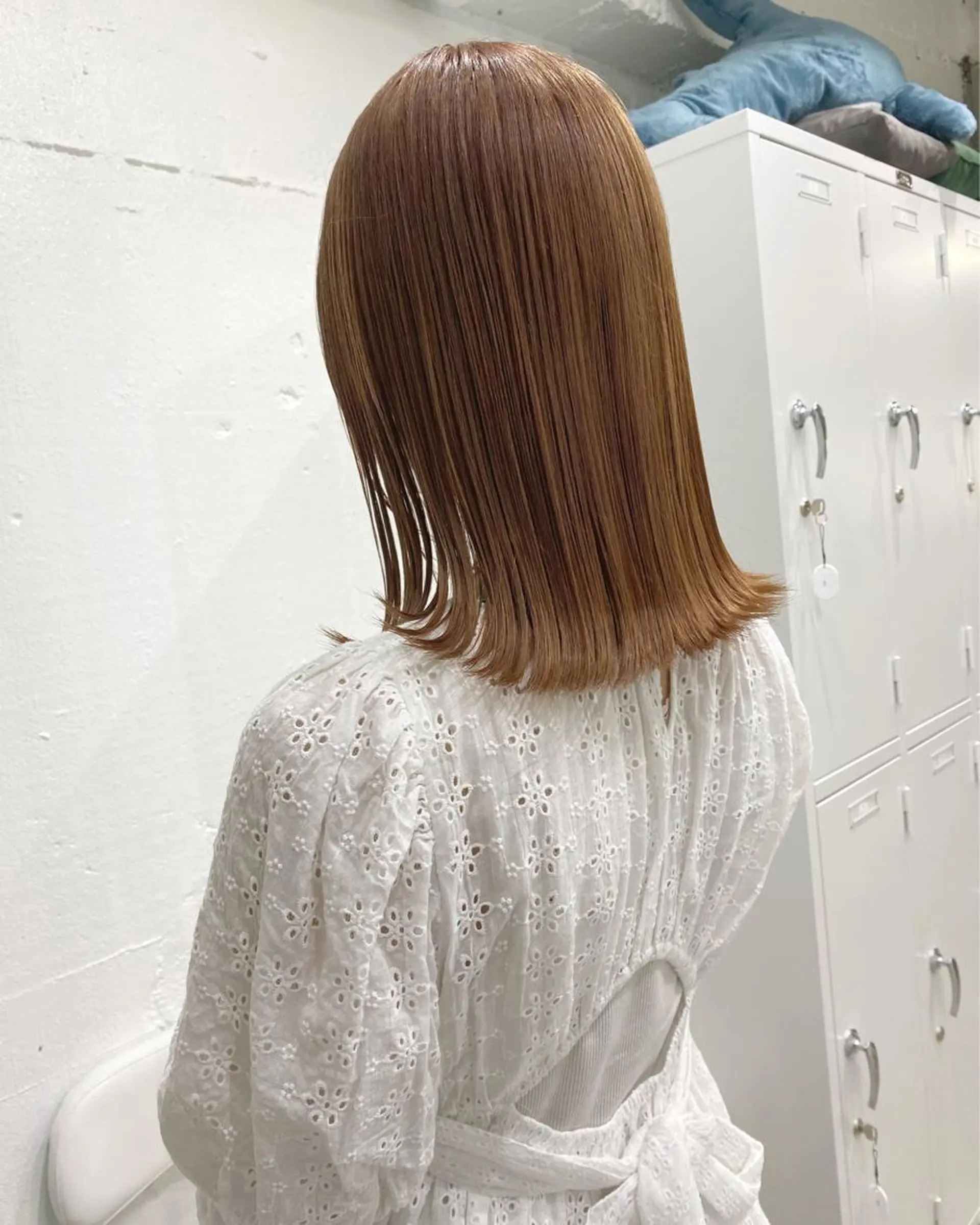 ミディアム カラー ヘアアレンジ 切りっぱなしボブ ミディアムパーマ アッシュ アッシュグレー バレイヤージュ ササキカズマ〻透明感 〻色落ち〻赤み消しのヘアスタイル