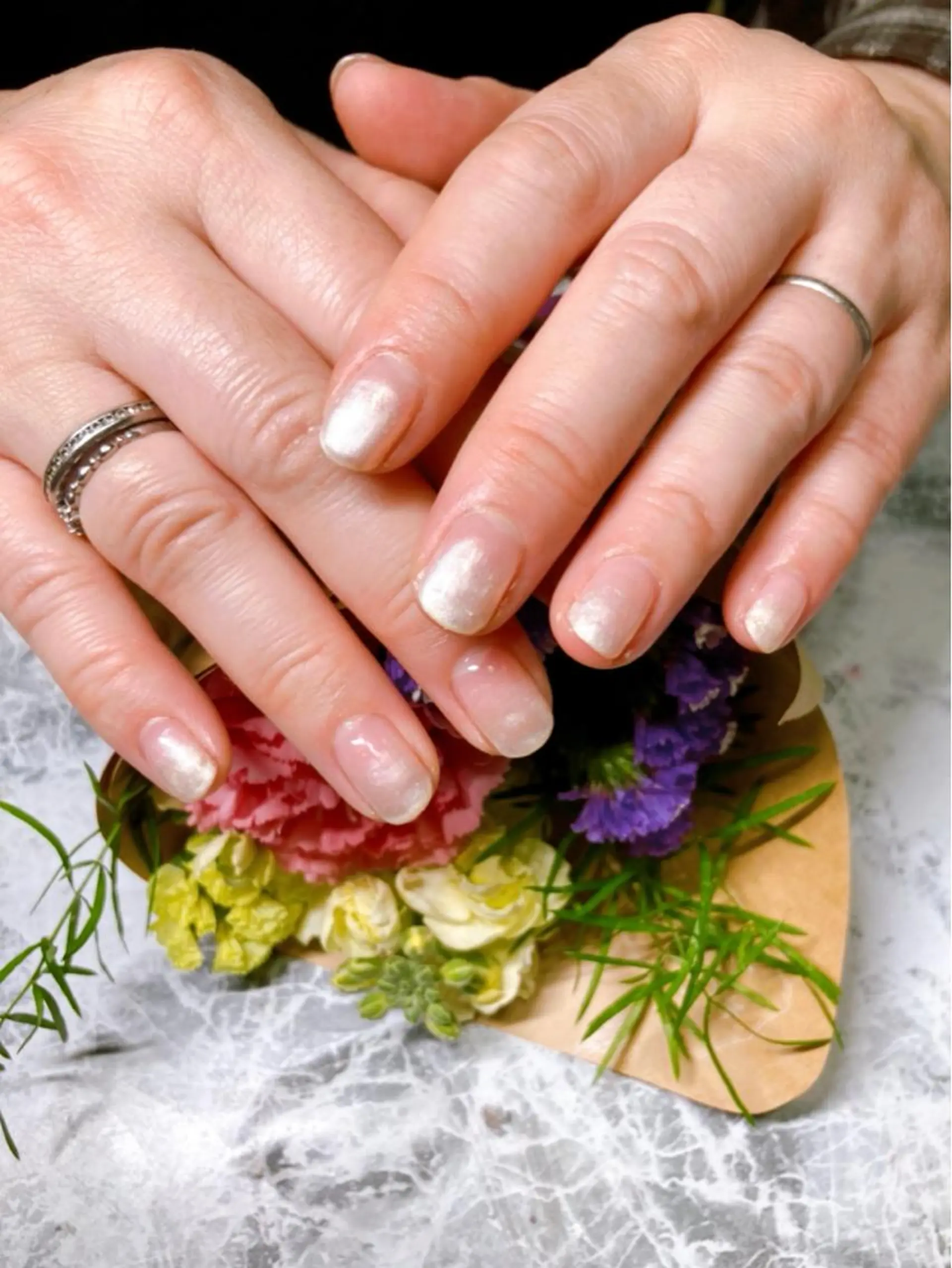 ネイル ゴールド グラデーション ネイルケアサロン Campanulaのネイルデザイン