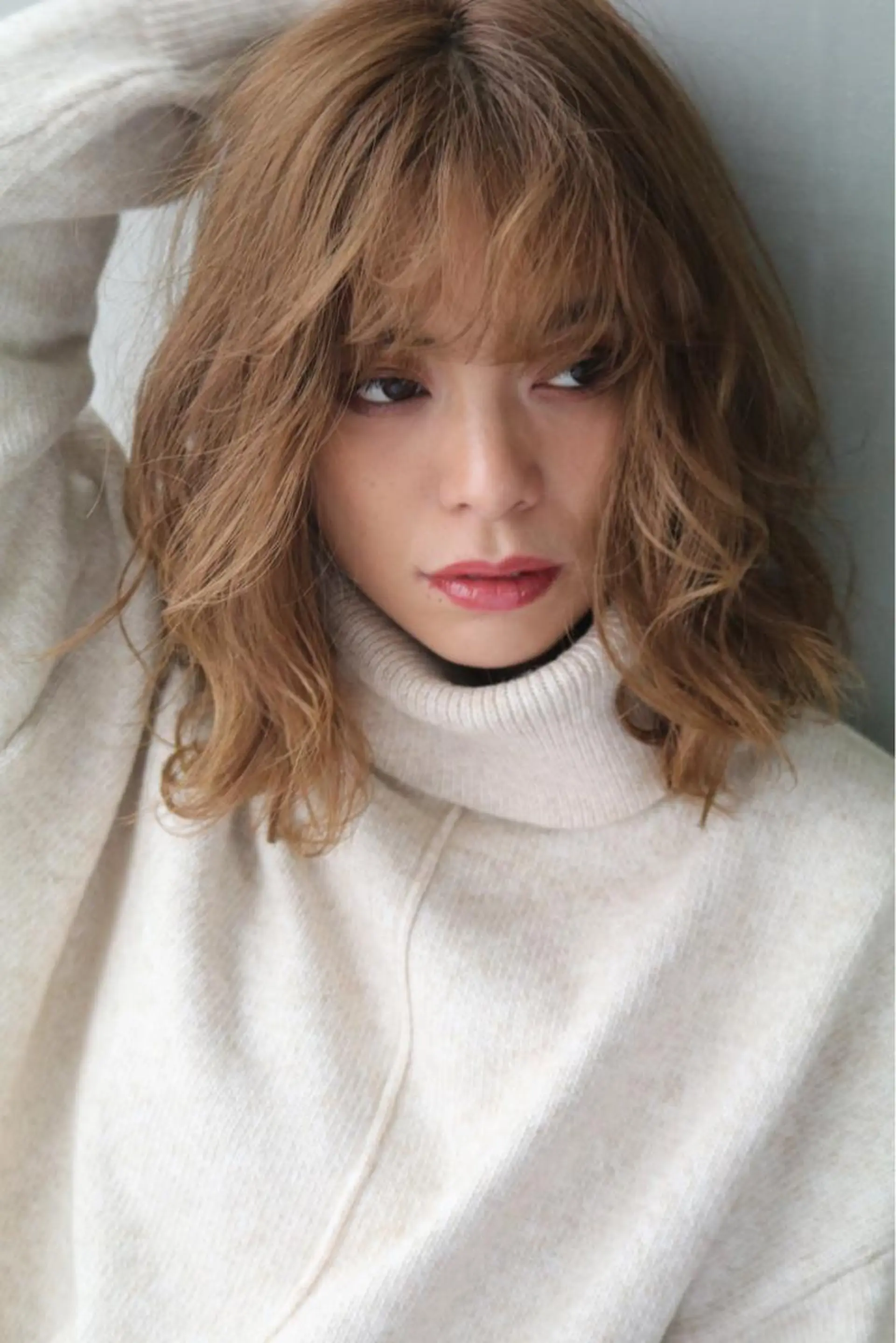 ミディアム カラー ブリーチ ハイトーンカラー ブリーチなしカラー ウルフレイヤーカット /チヒロのヘアスタイル