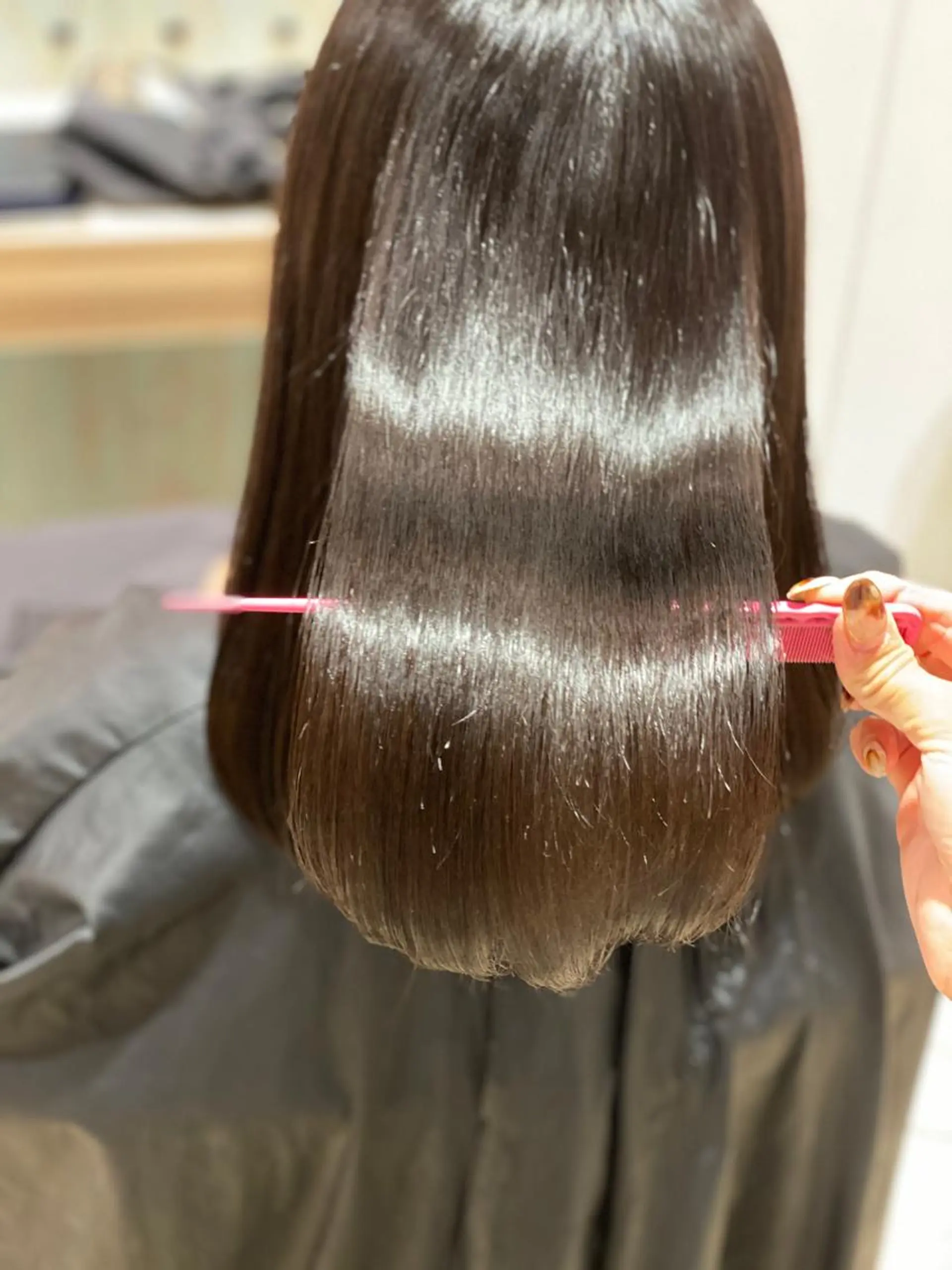 セミロング カット 縮毛矯正 トリートメント 髪質改善　縮毛の達人 矢井由真のヘアスタイル