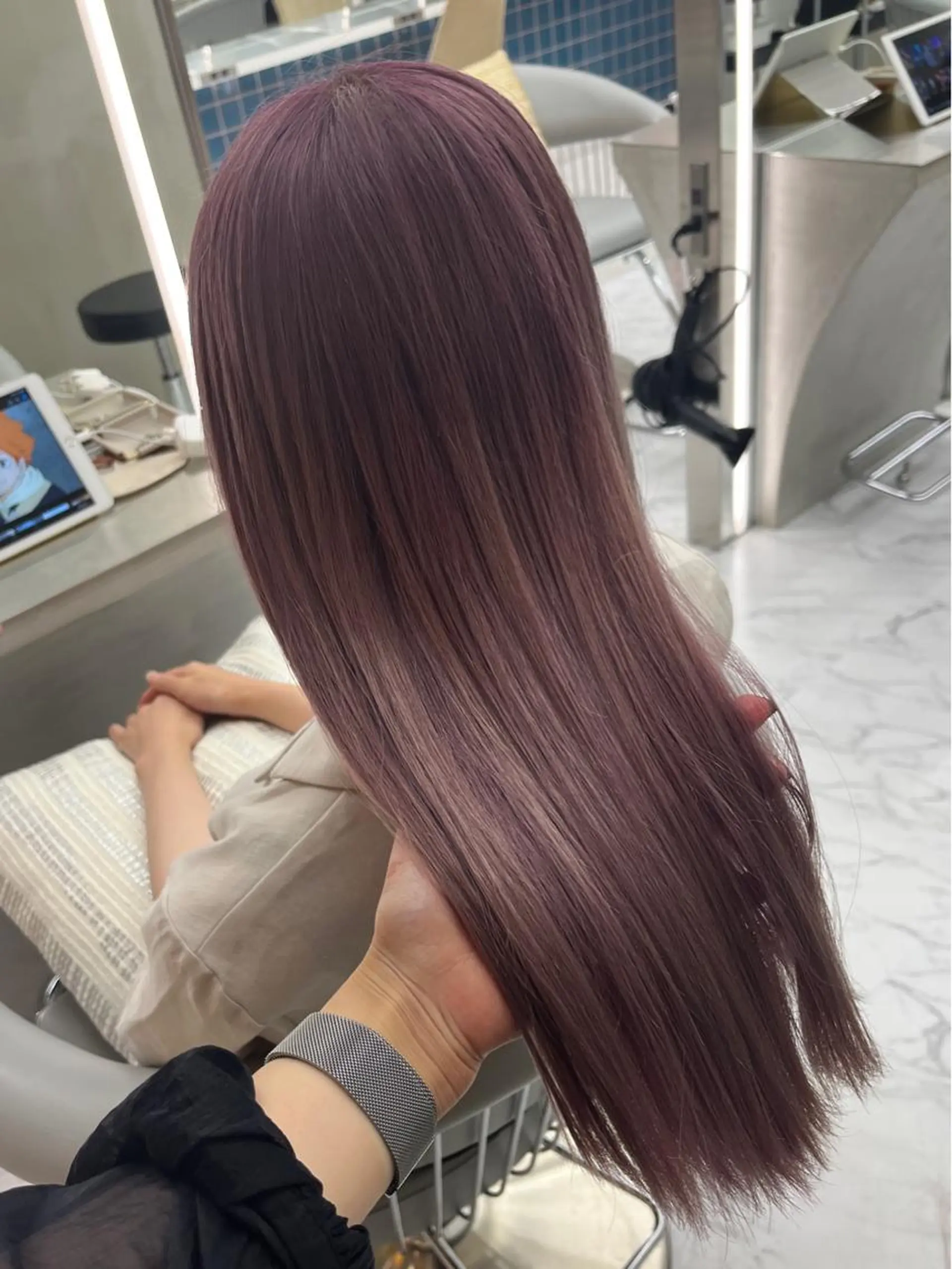 ロング ヘアカラー トリートメント 川田大輝 ナチュラルモードのヘアスタイル