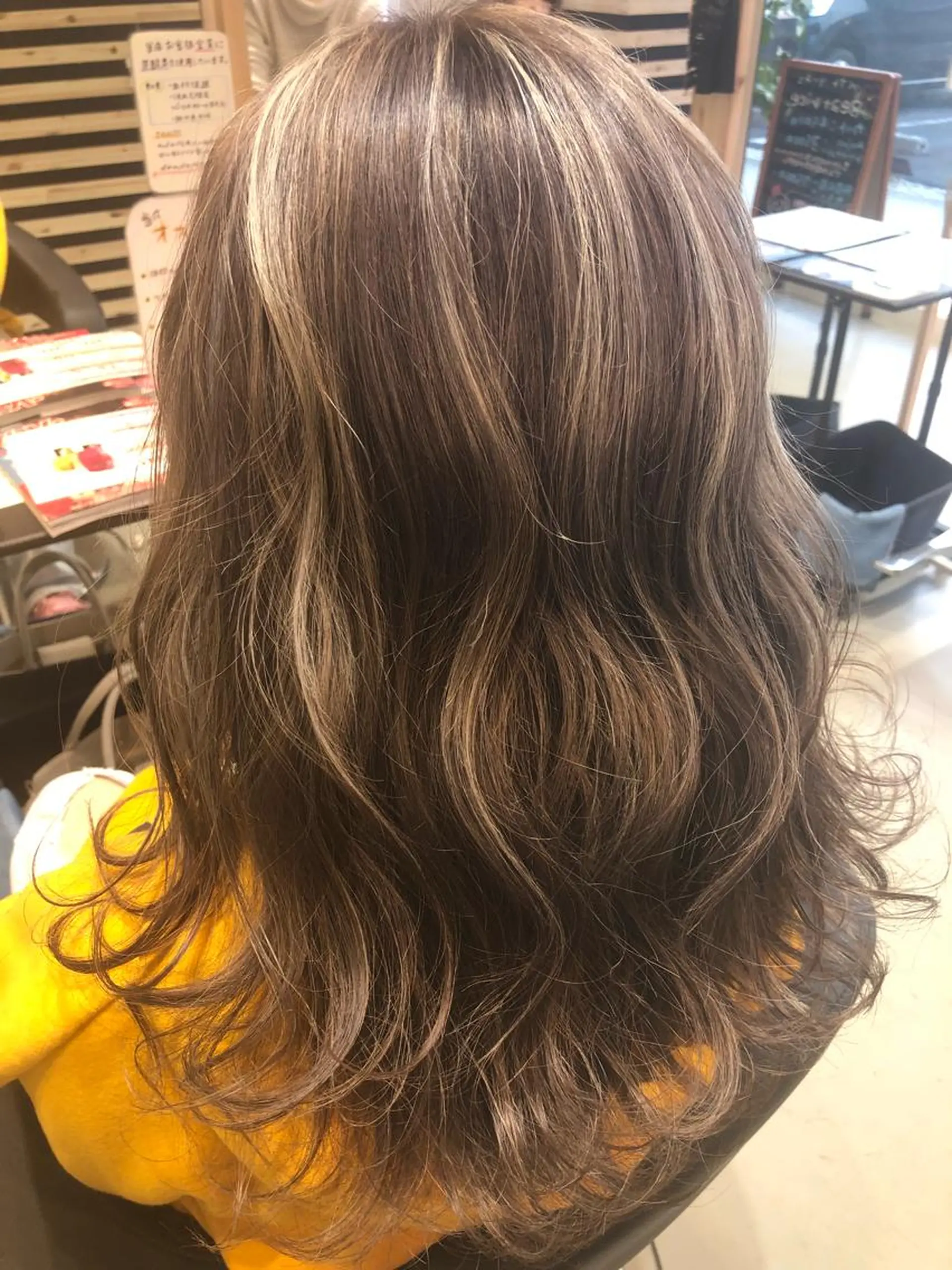 カラー 早川 真幸のヘアスタイル