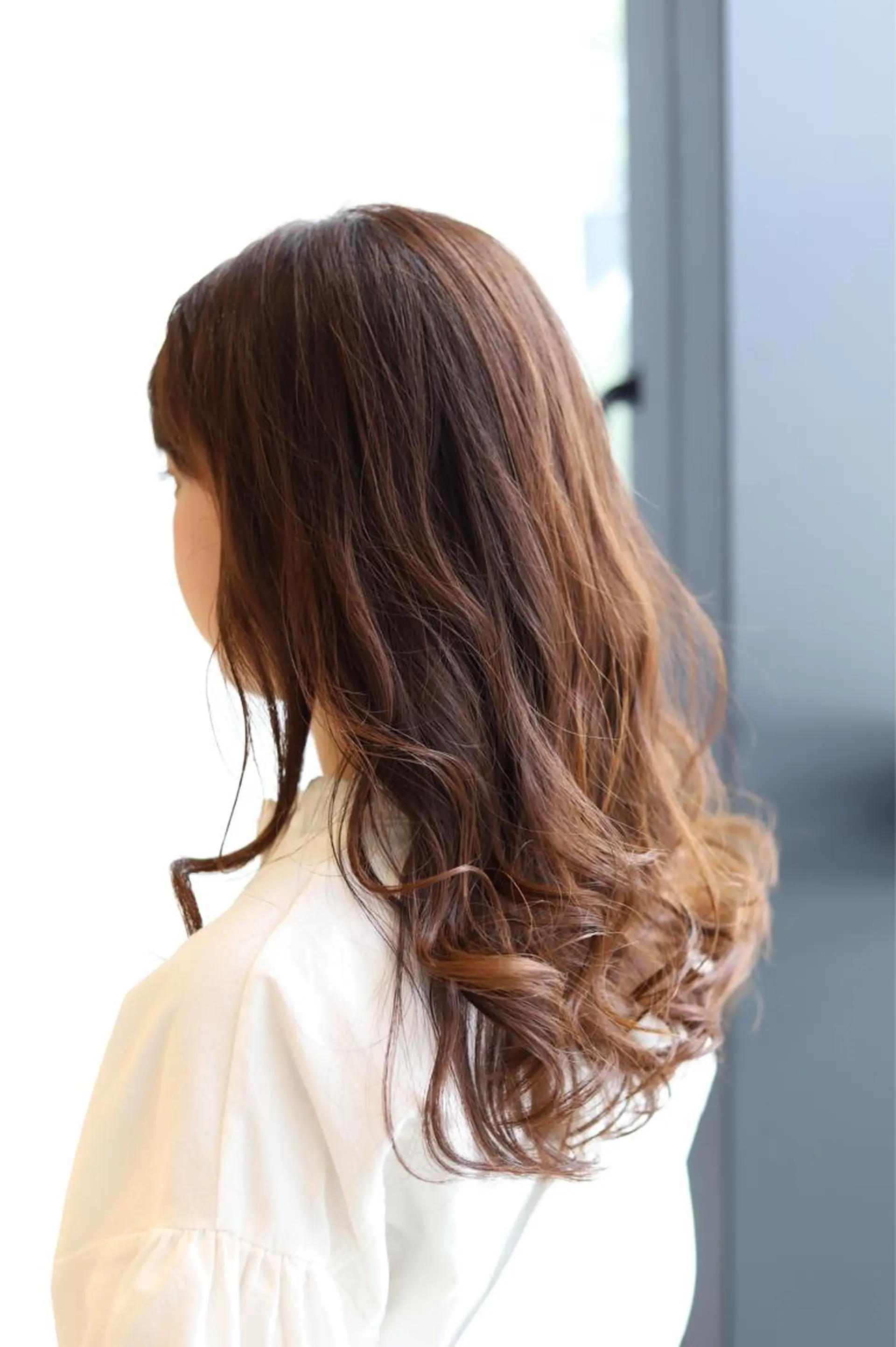 ロング カラー ベージュカラー アドミラルYoshi oのヘアスタイル
