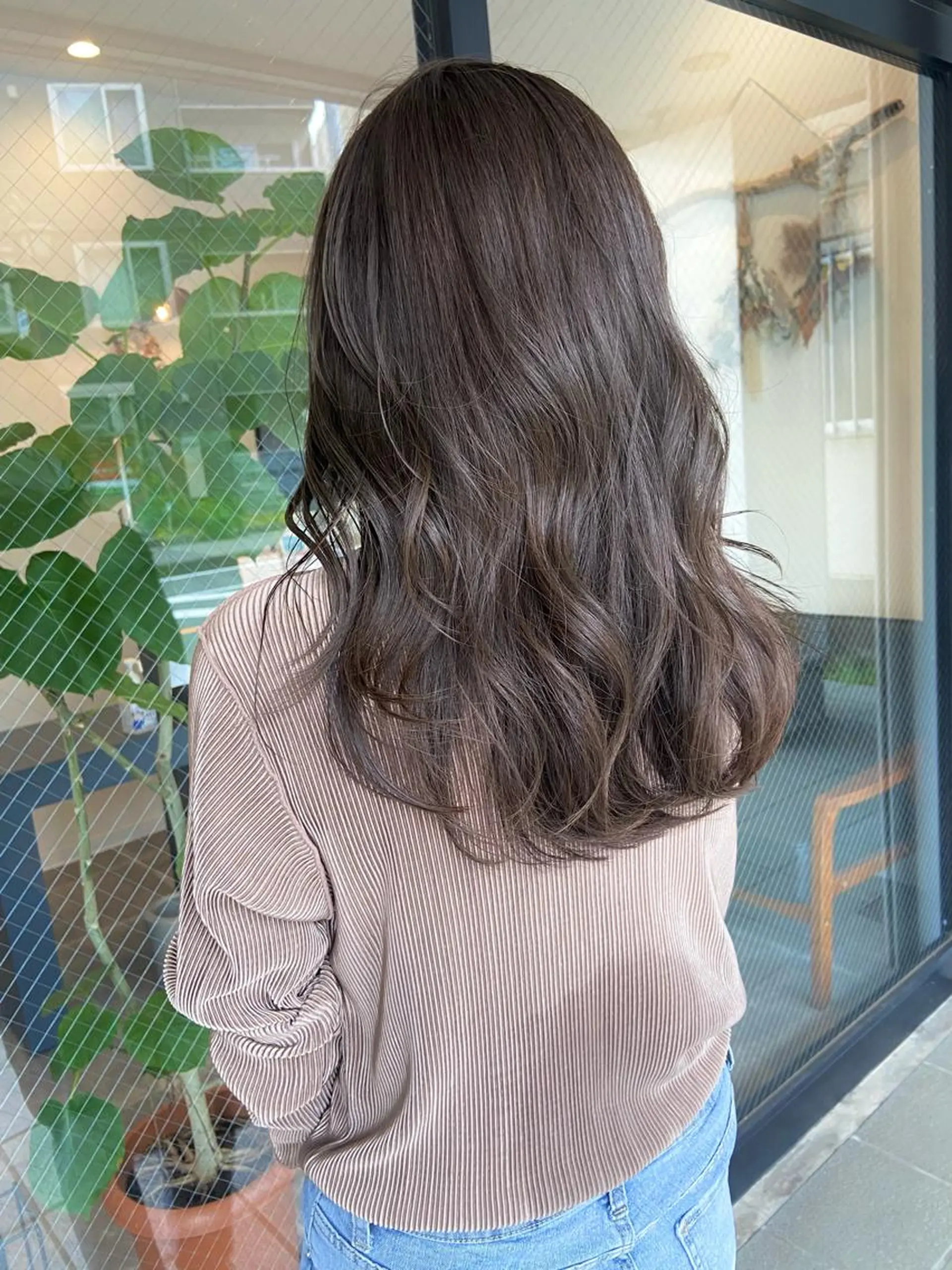 ロング レイヤーカット 柏韓国ヘア 白石芽衣のヘアスタイル