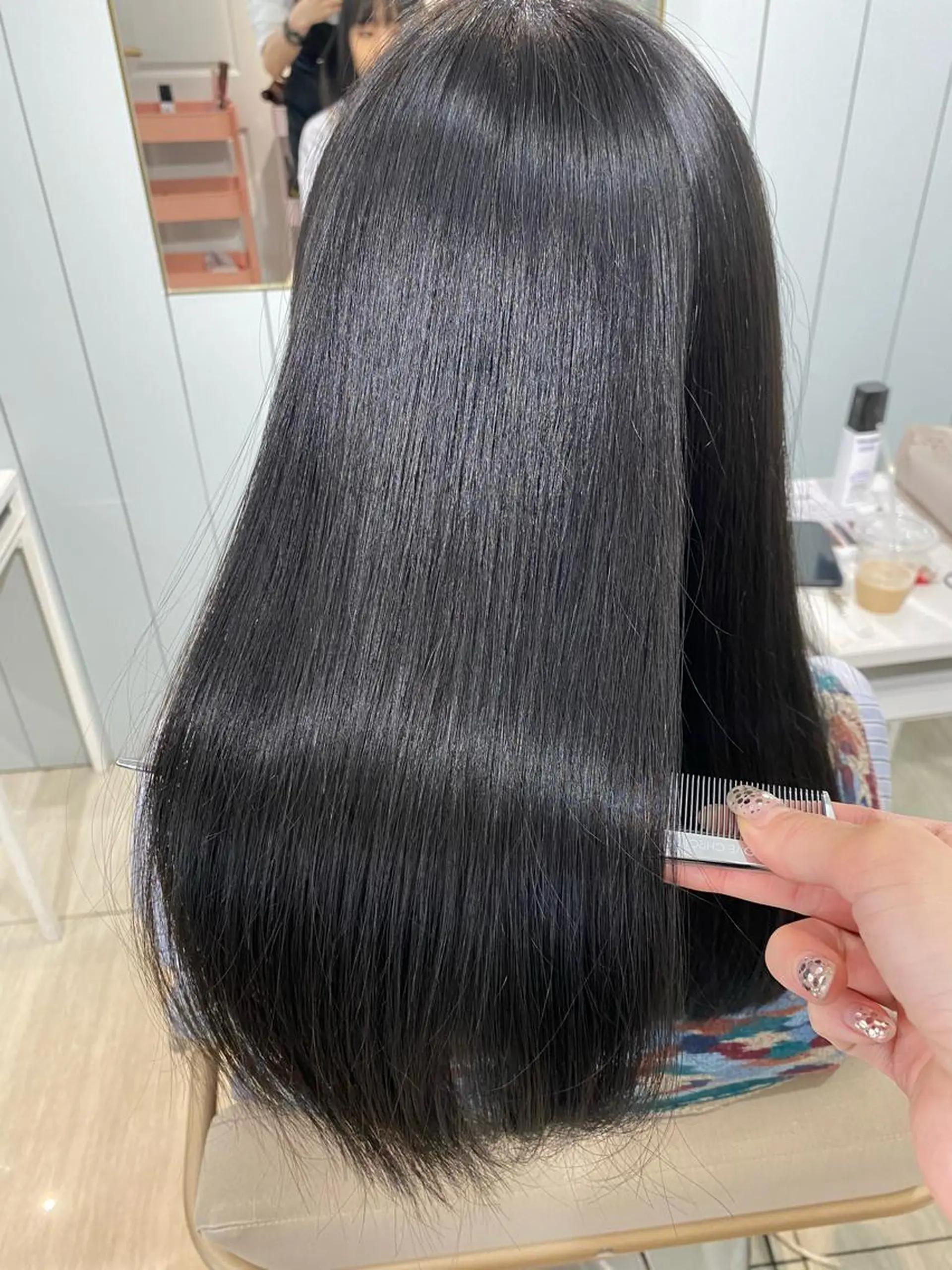 セミロング カラー アッシュ ベージュカラー 黒髪 ブリーチ ブルーカラー カット ヘアカラー トリートメント 韓国風レイヤーカット 💎髪質改善"yuiのヘアスタイル