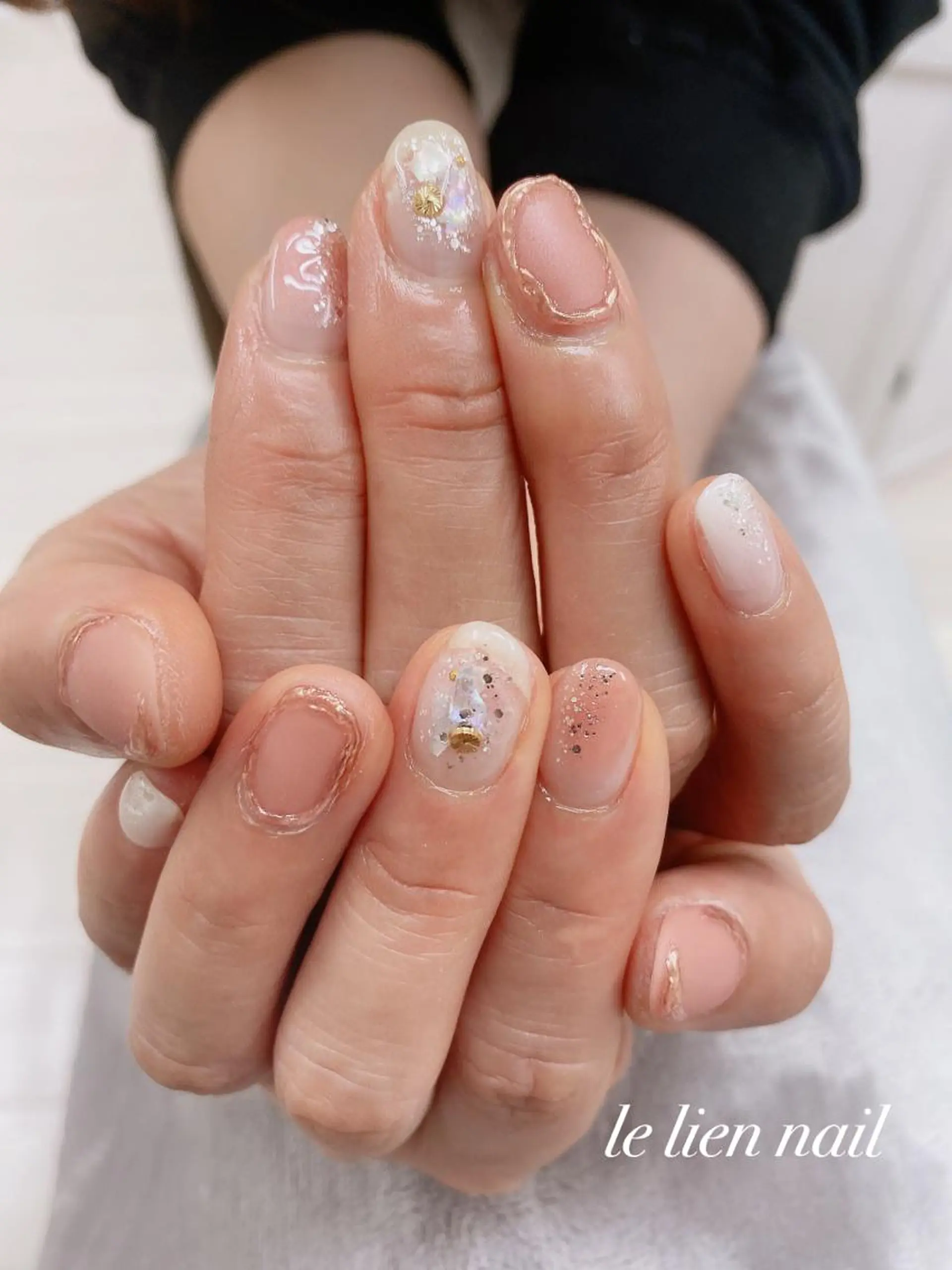 ネイル ミラーネイル ニュアンスネイル le lien nailのネイルデザイン