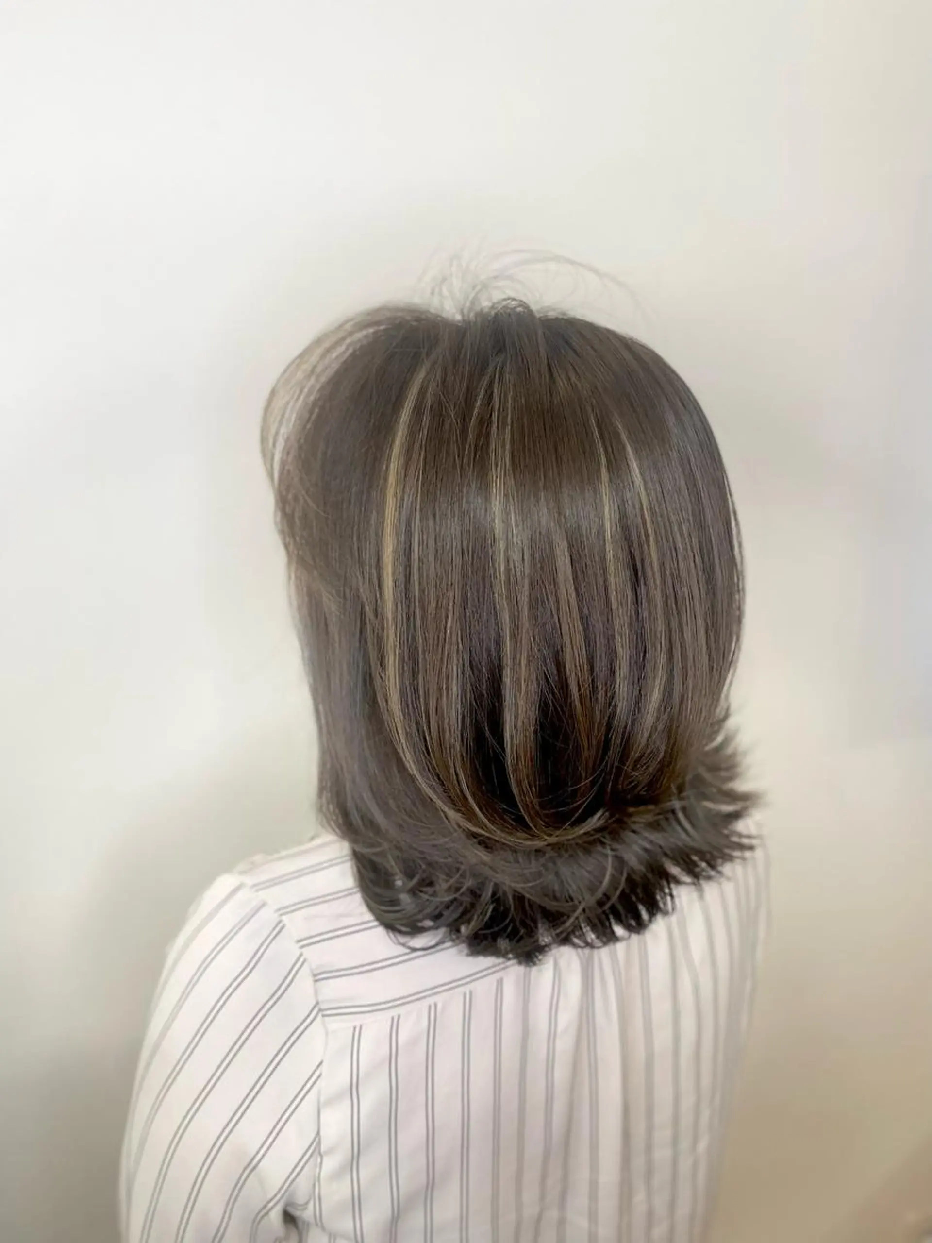 ミディアム カラー ハイライトカラー ハイライト カット ヘアカラー トリートメント Luzir⭐︎ GEN⭐︎のヘアスタイル